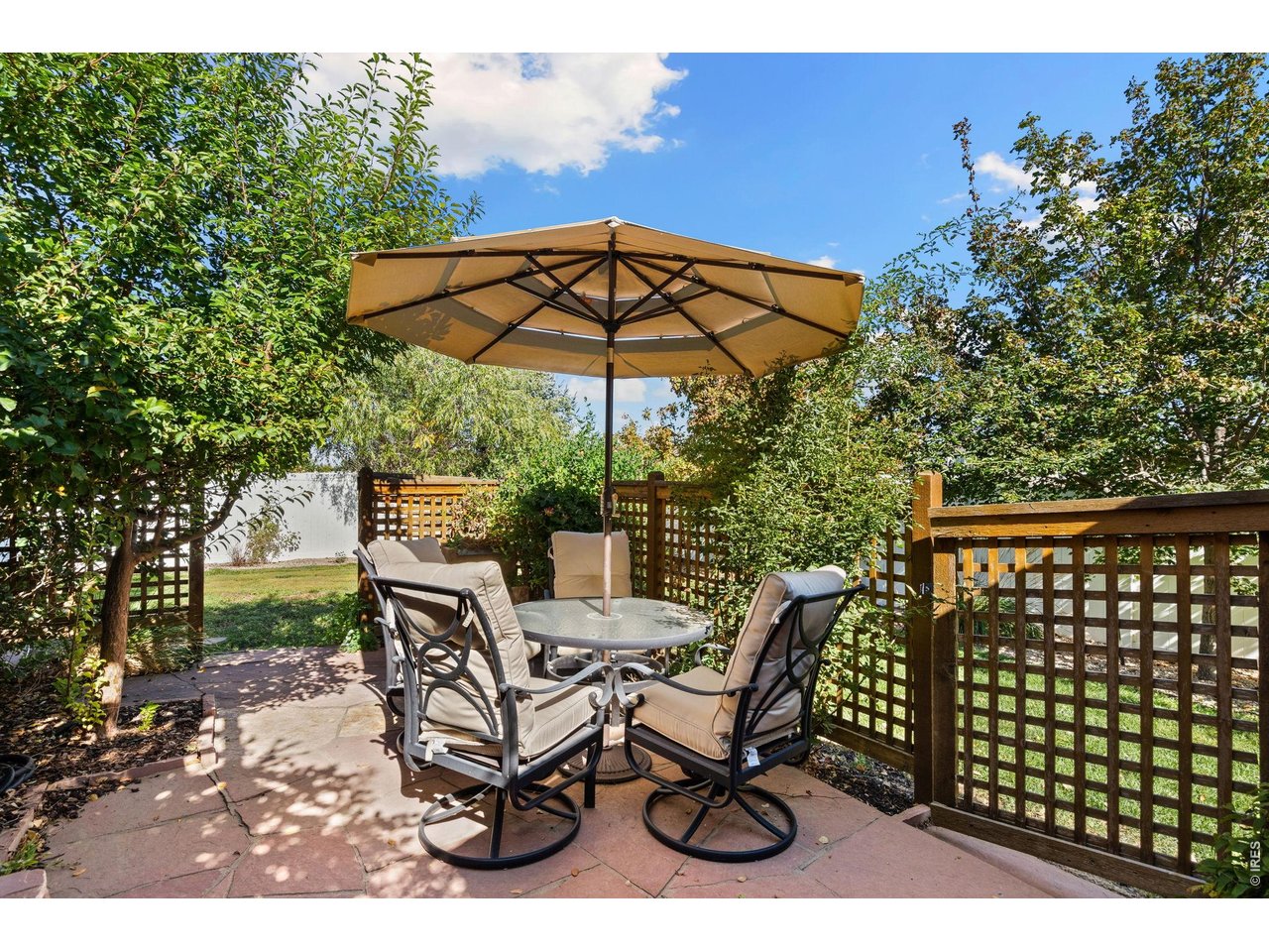 5447 Bexley Dr