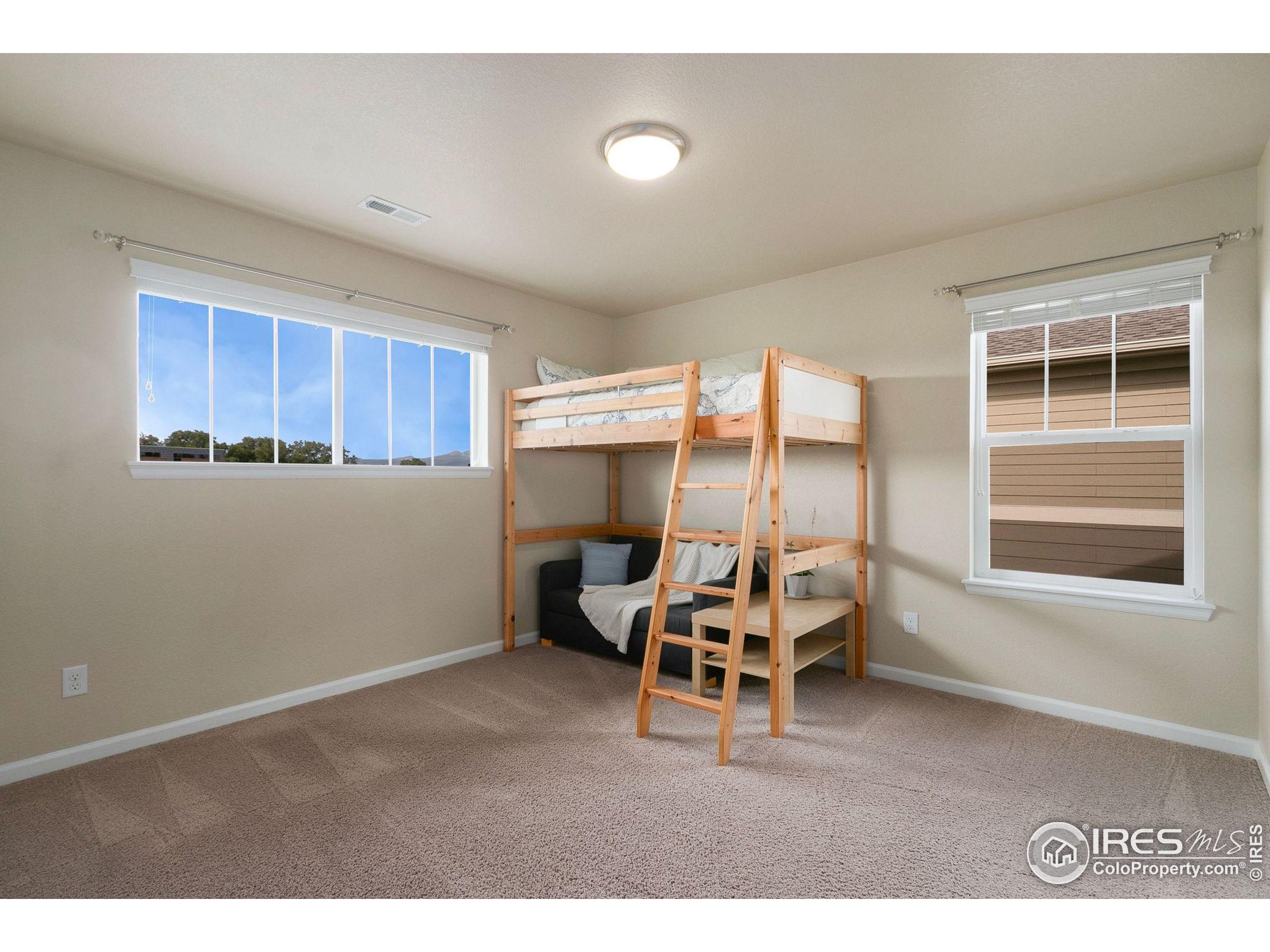 2233 Spruce Creek Dr