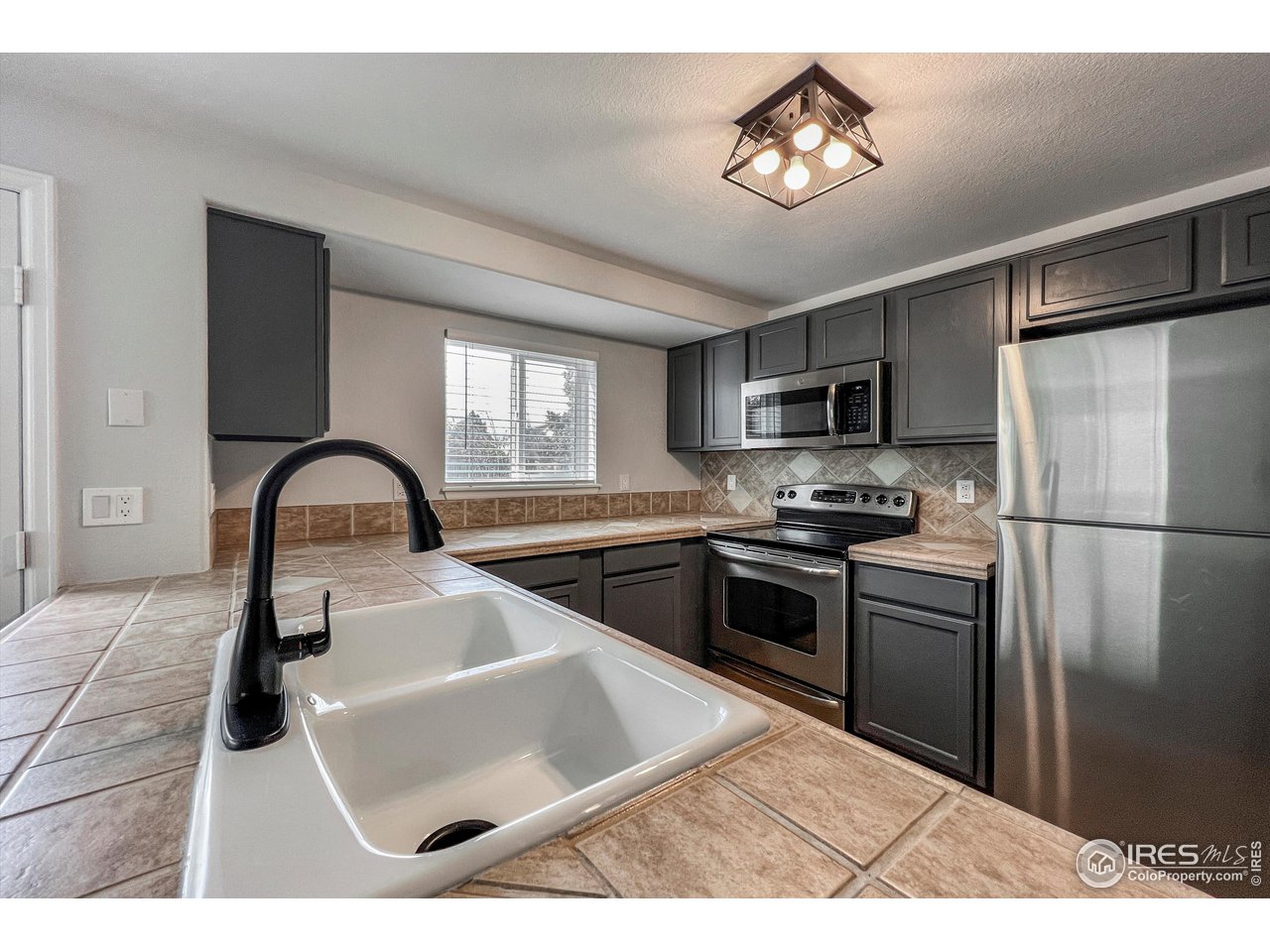 1219 Cedarwood Dr