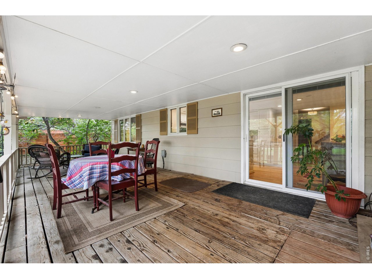 24 University Cir