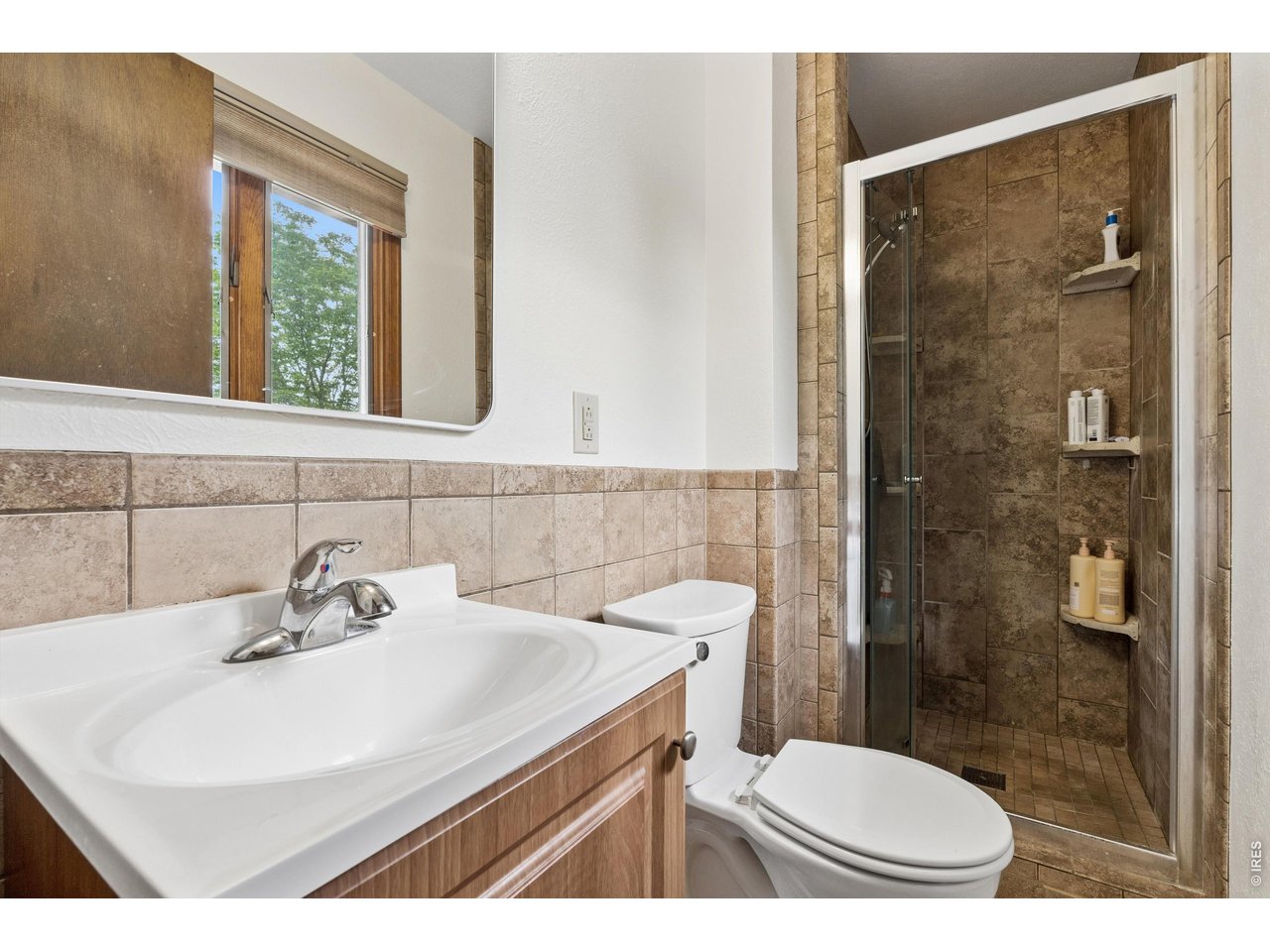 24 University Cir