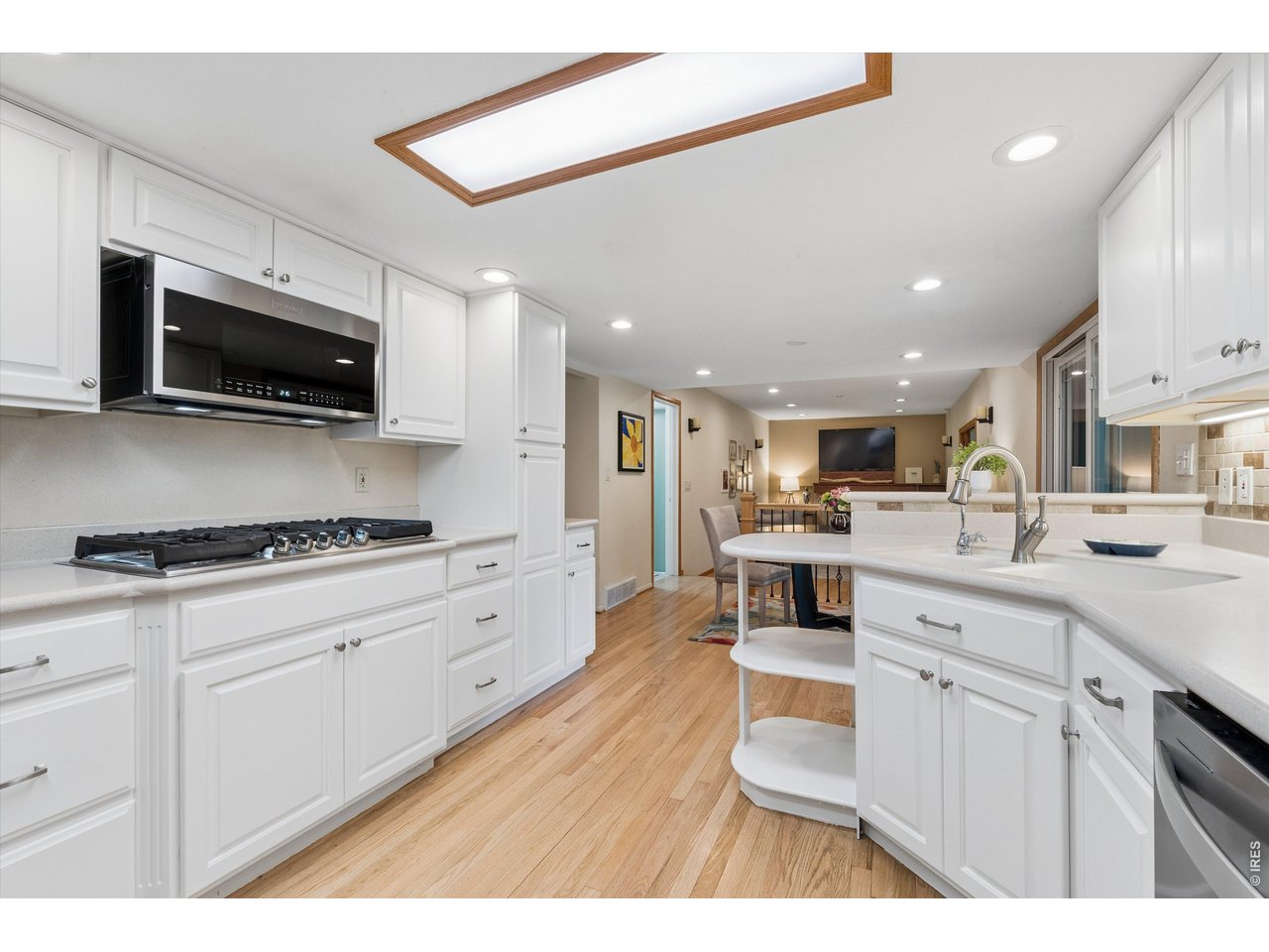 24 University Cir