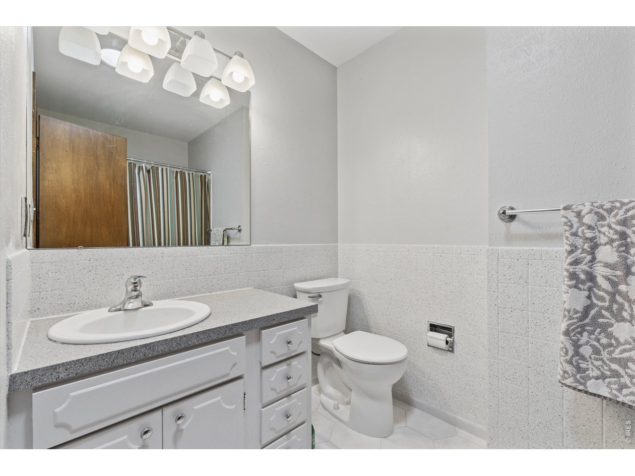 24 University Cir