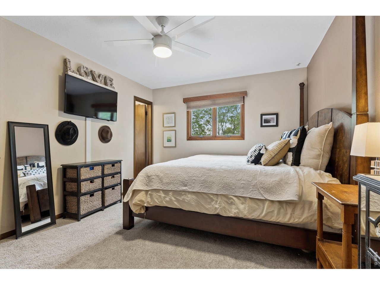 24 University Cir