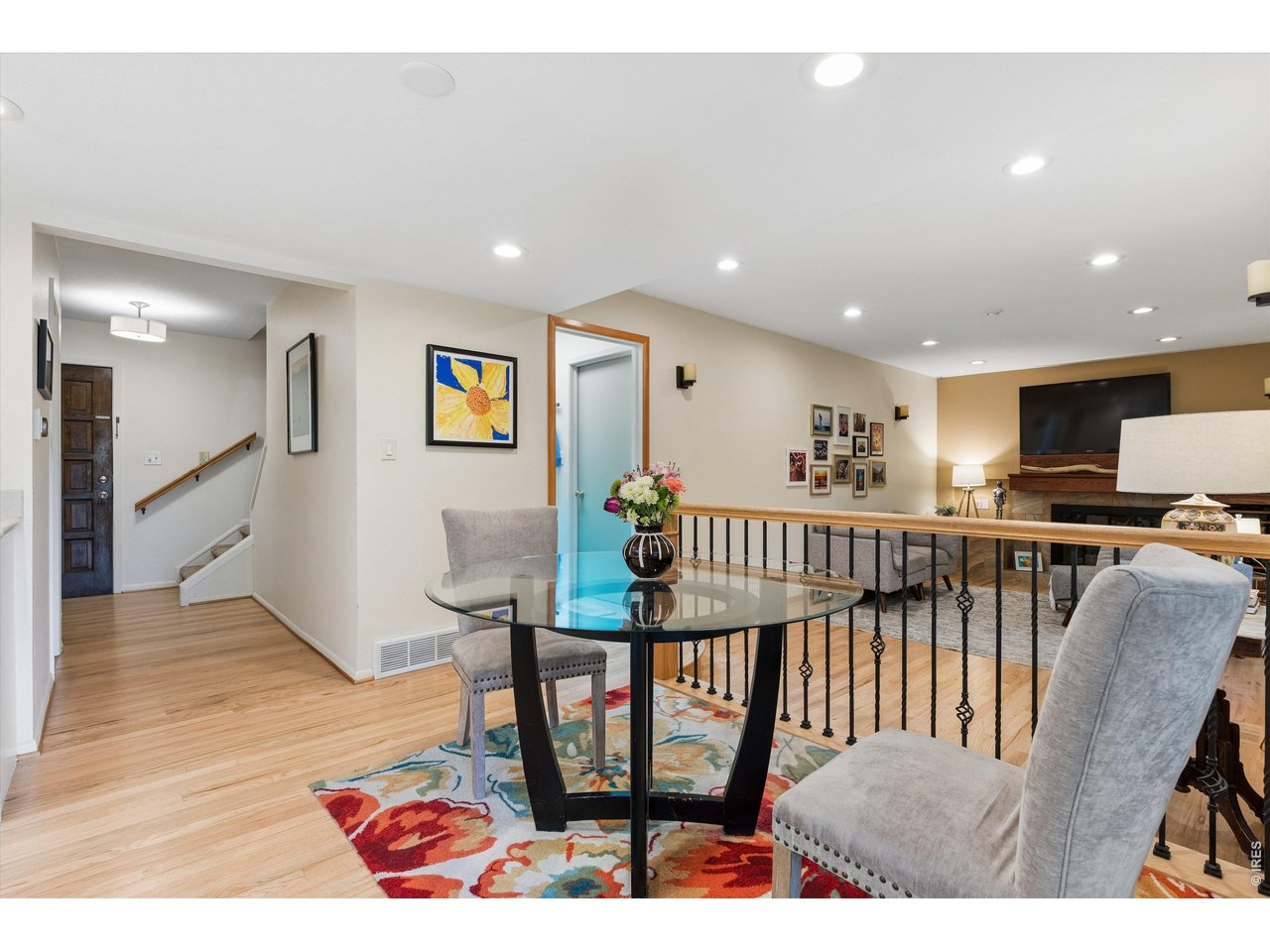 24 University Cir
