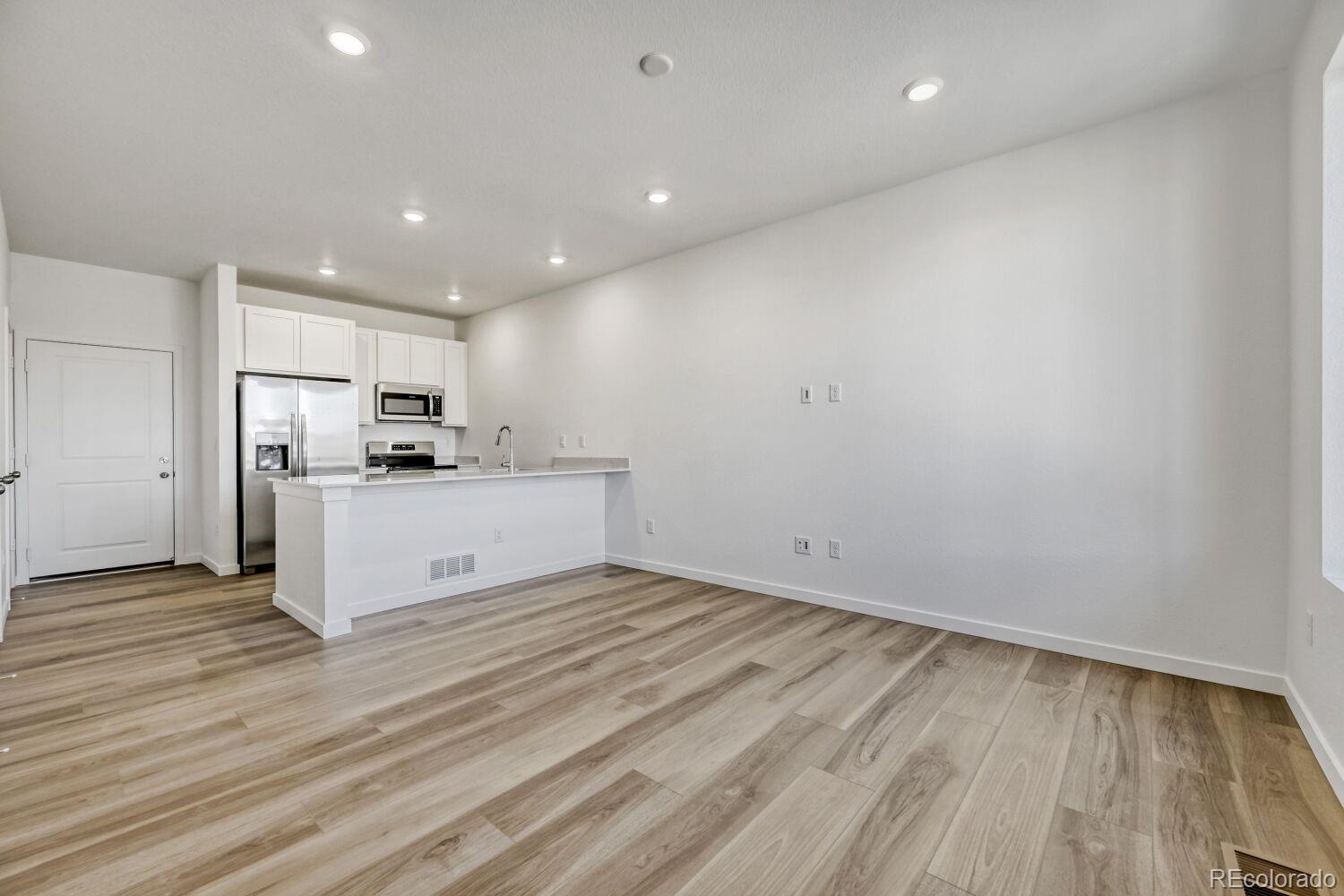 6839 Parterre Parkway N Unit: 4