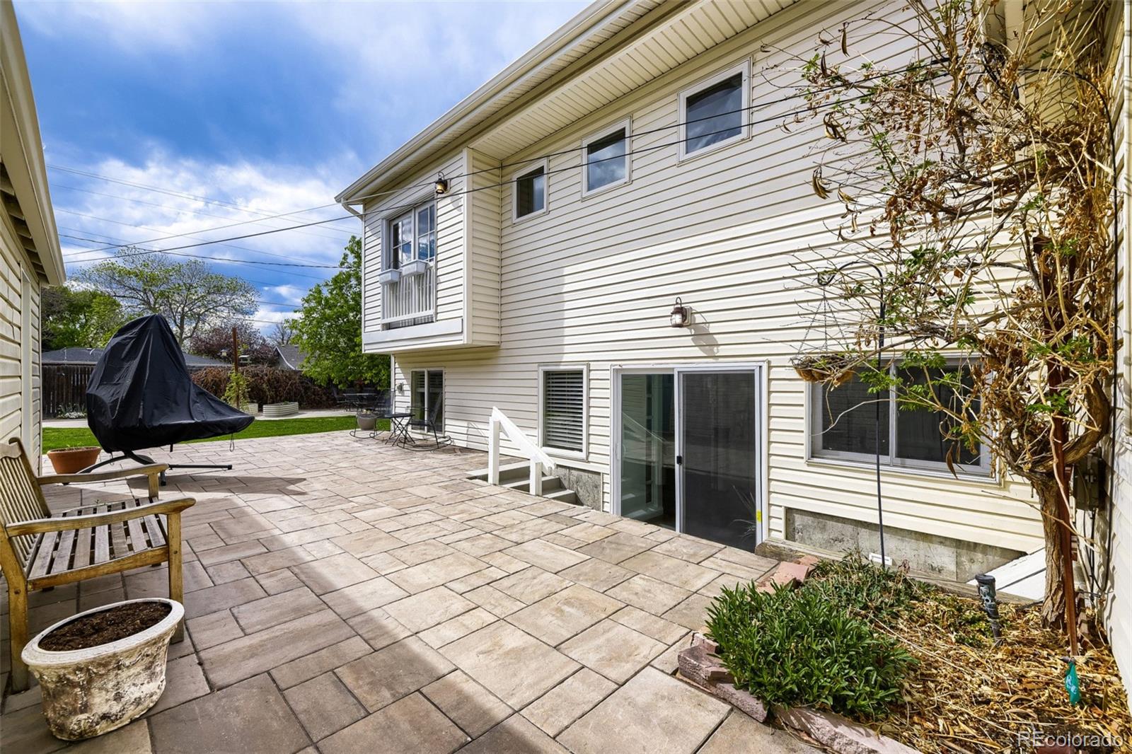 5611 S Hickory Street