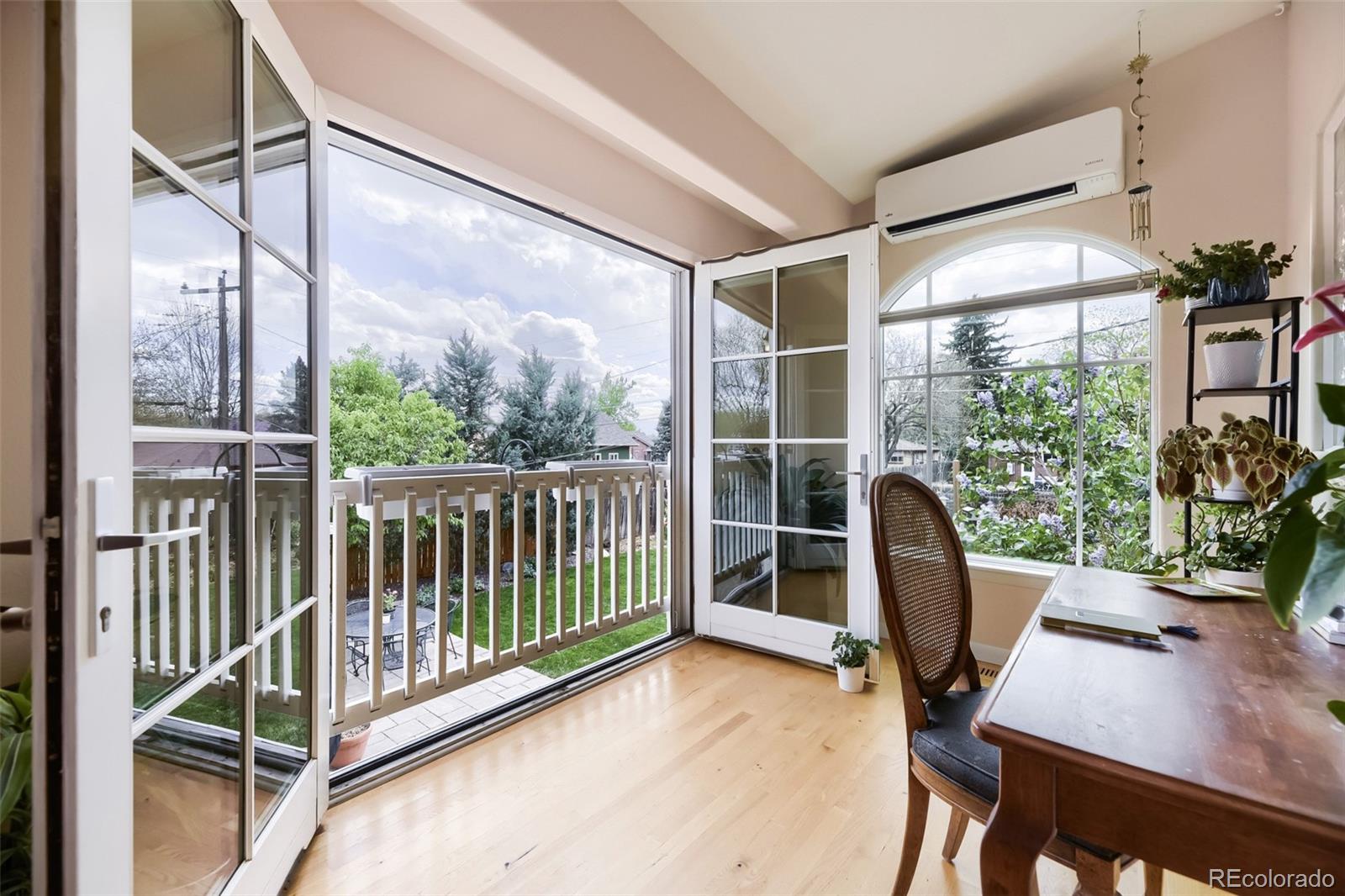 5611 S Hickory Street