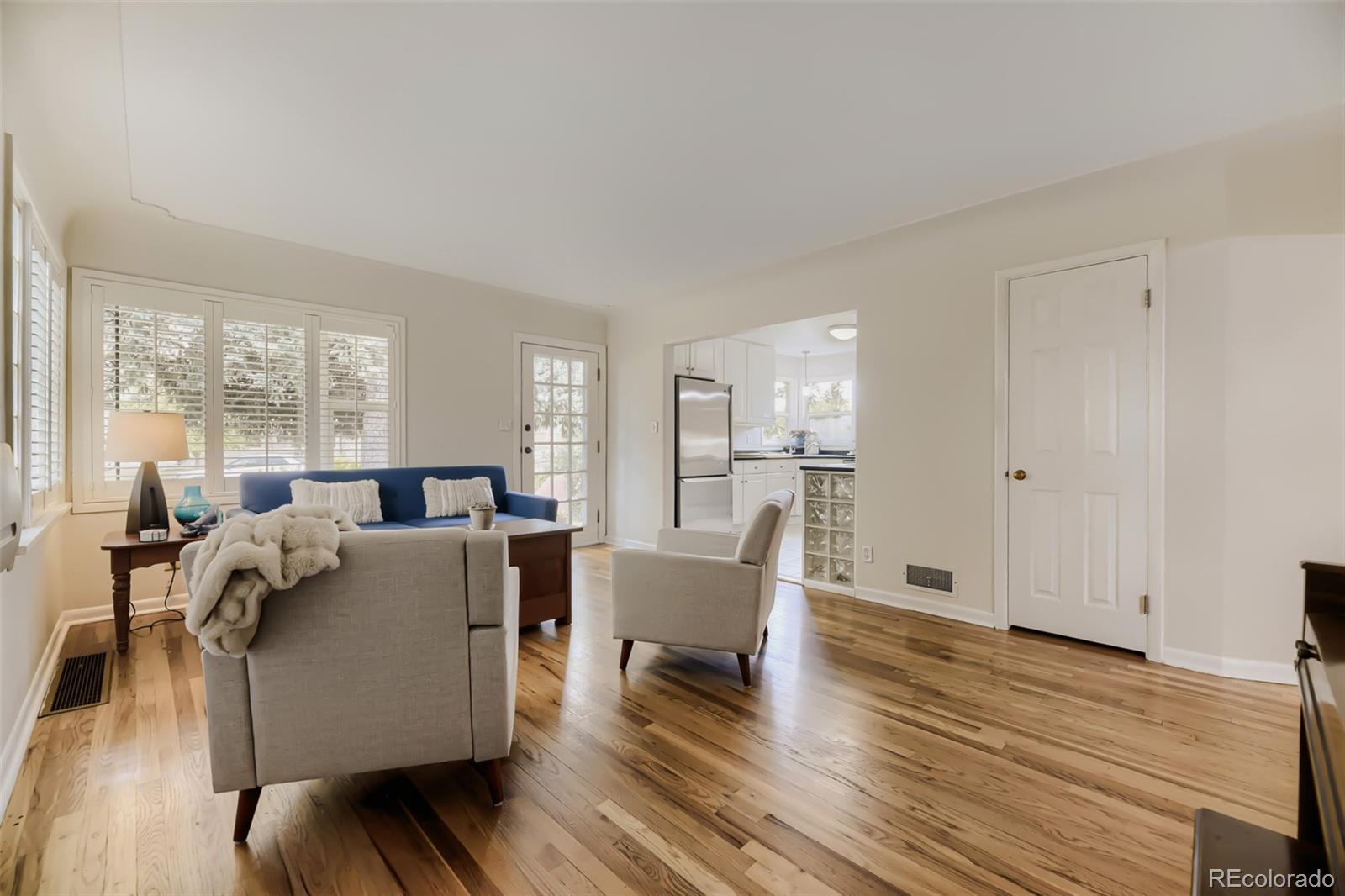 5611 S Hickory Street