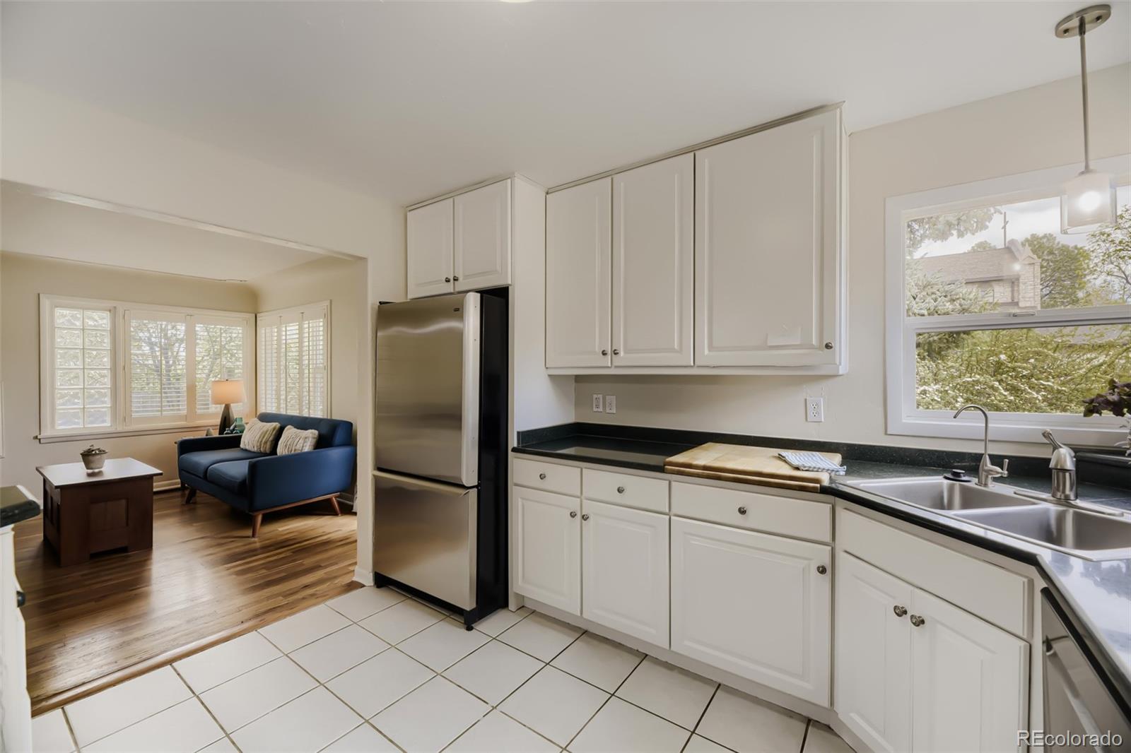 5611 S Hickory Street