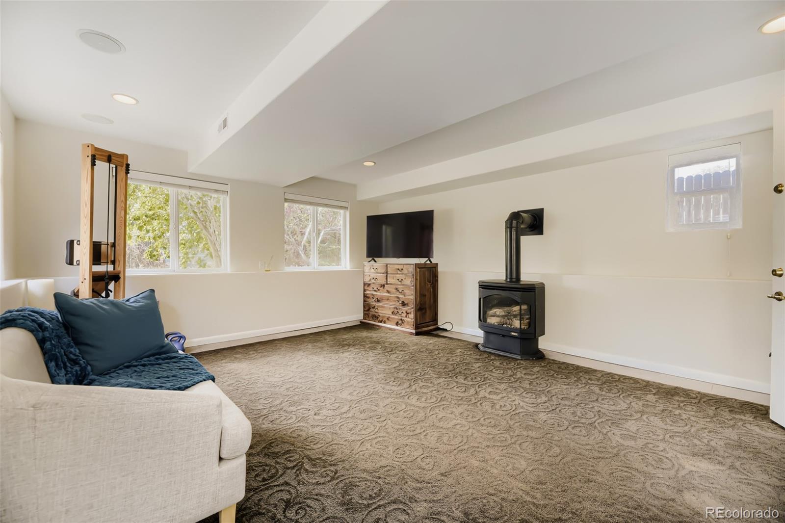 5611 S Hickory Street