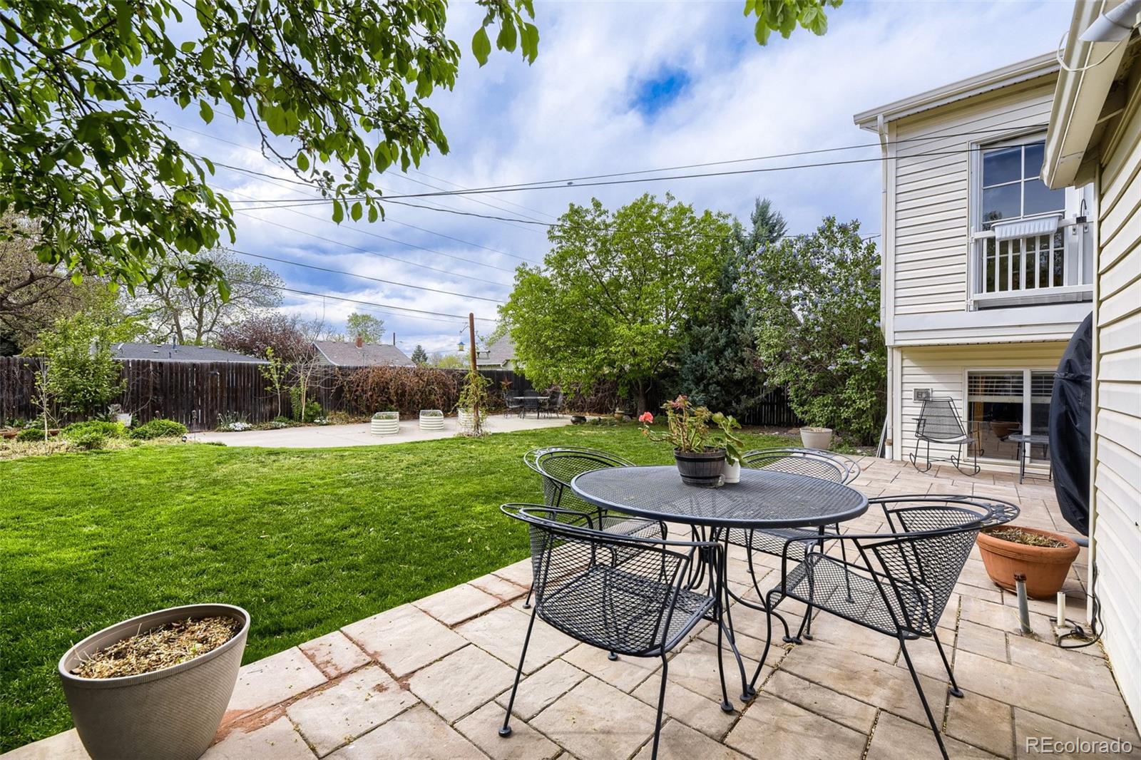 5611 S Hickory Street