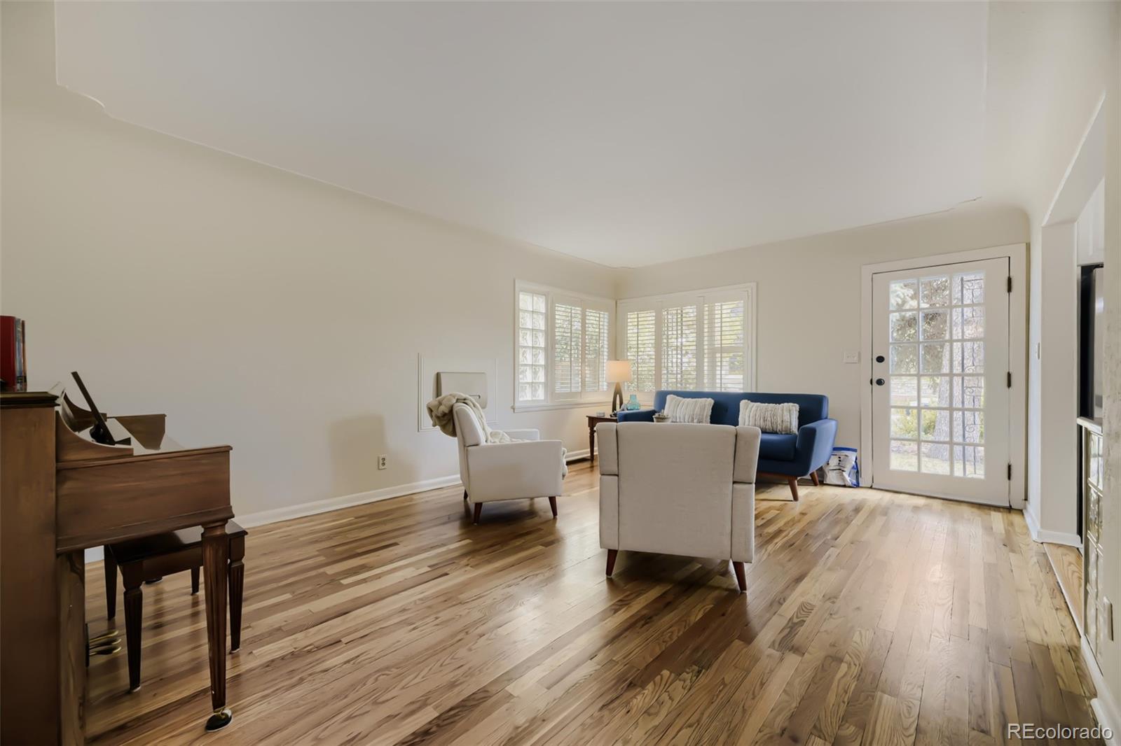 5611 S Hickory Street