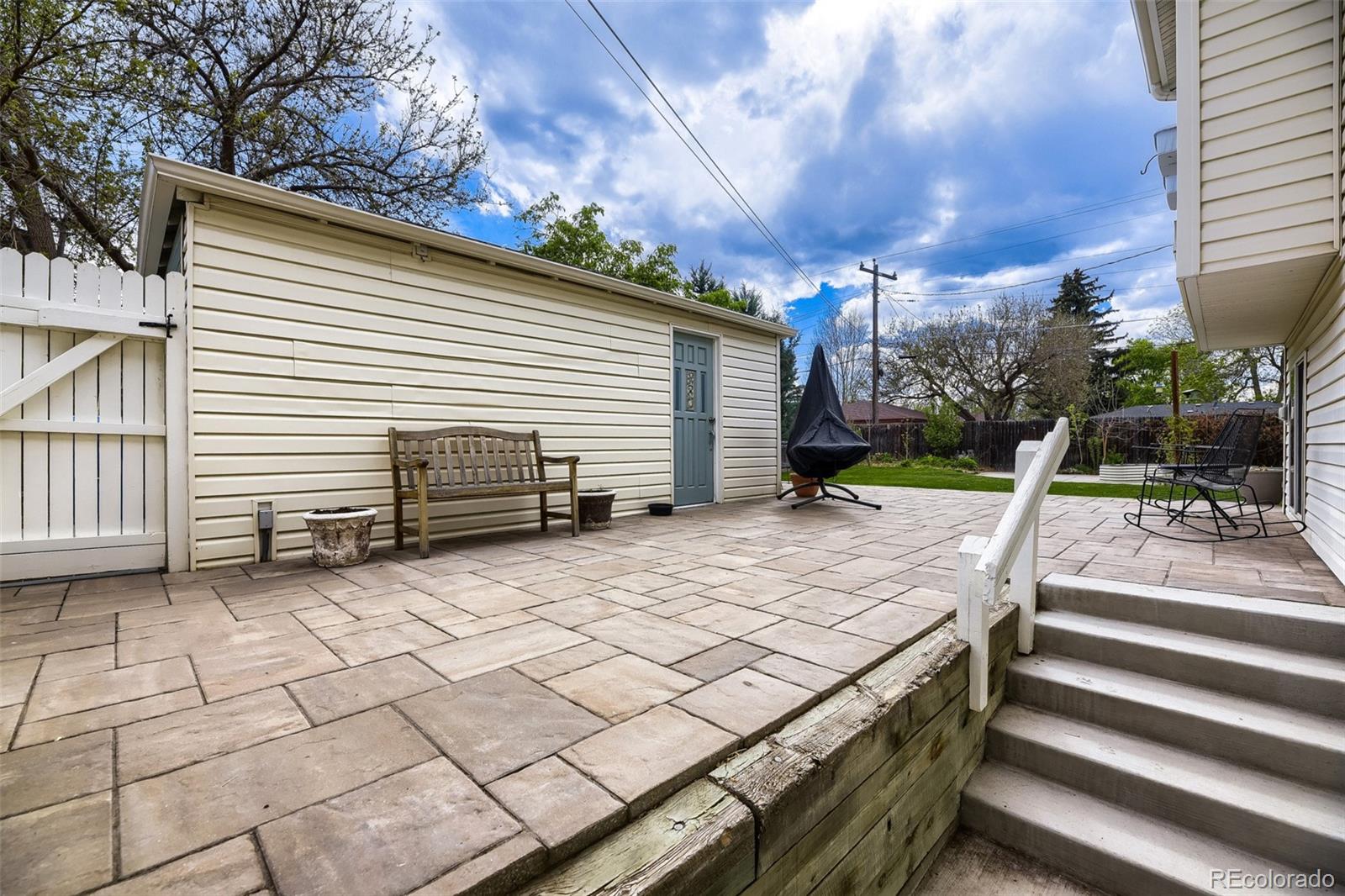 5611 S Hickory Street