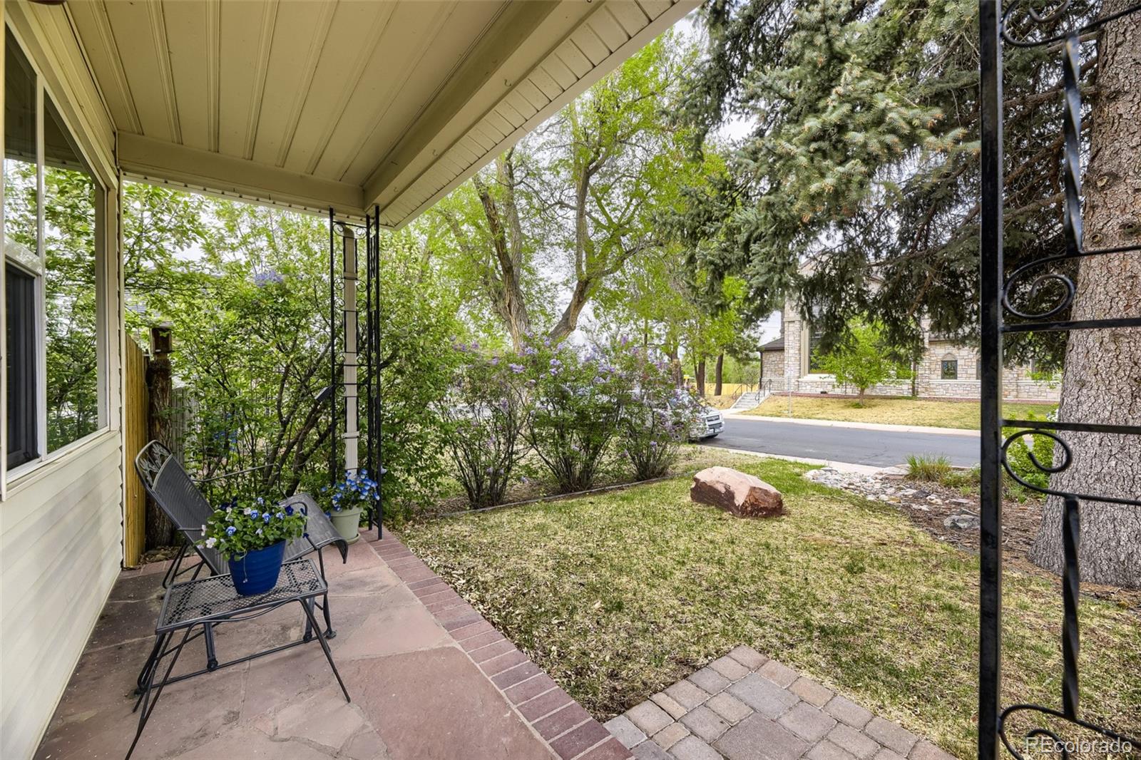 5611 S Hickory Street