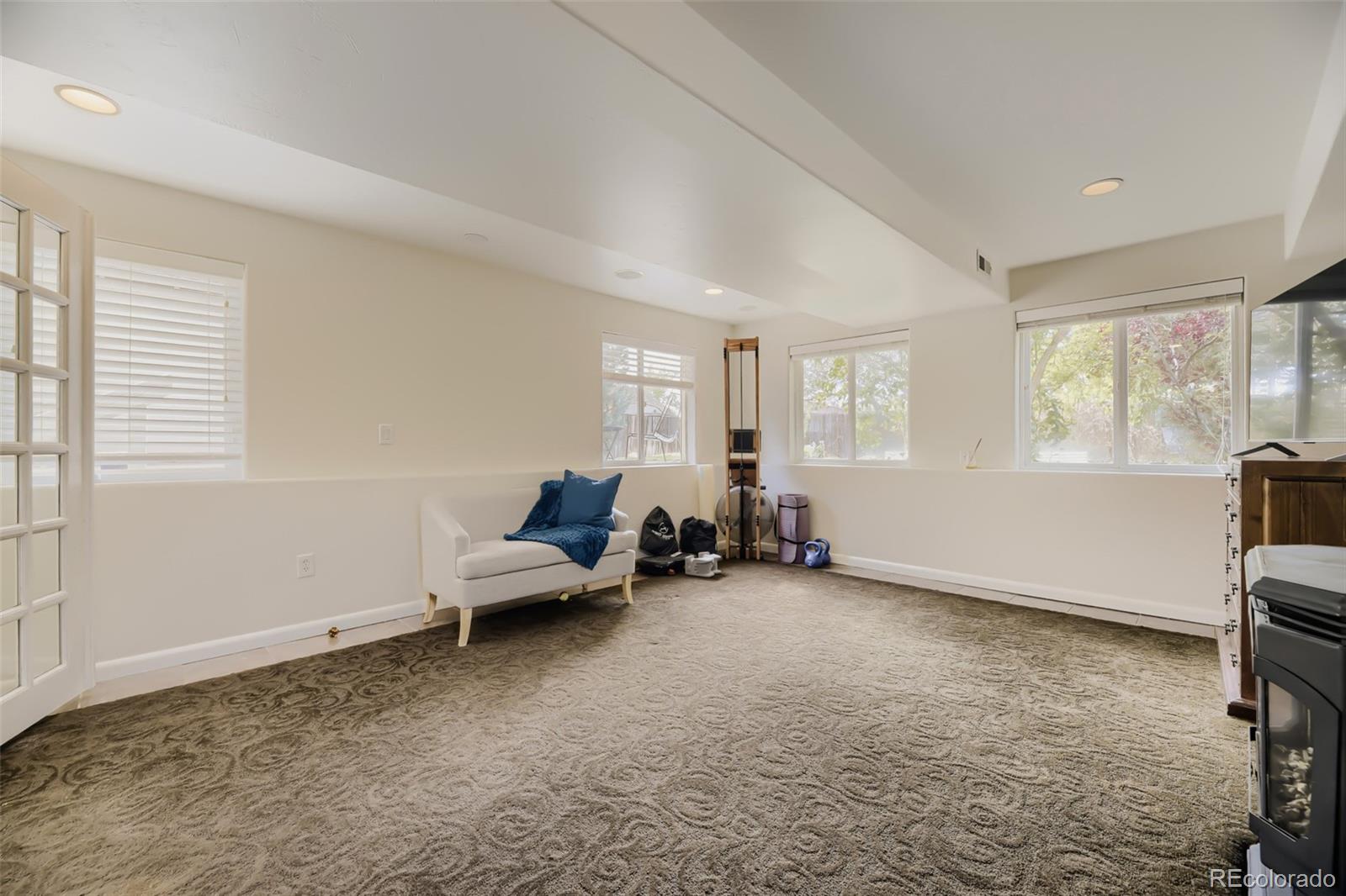 5611 S Hickory Street