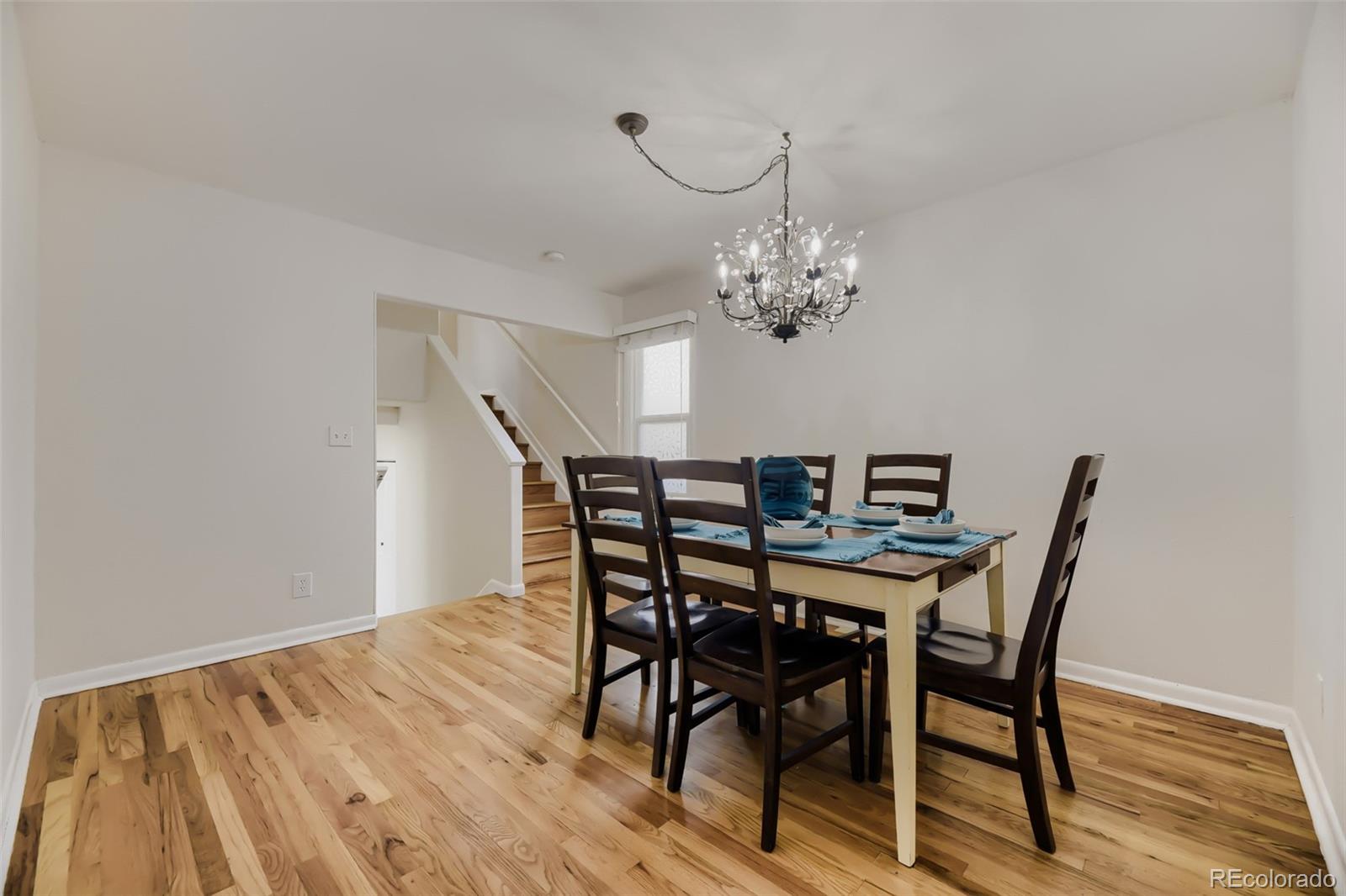 5611 S Hickory Street