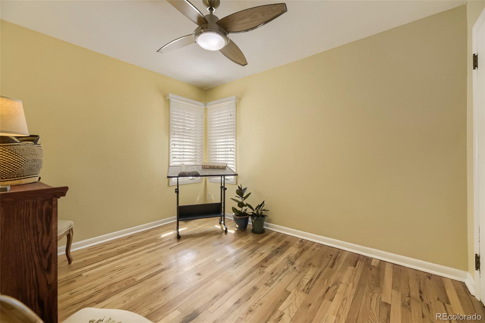 5611 S Hickory Street