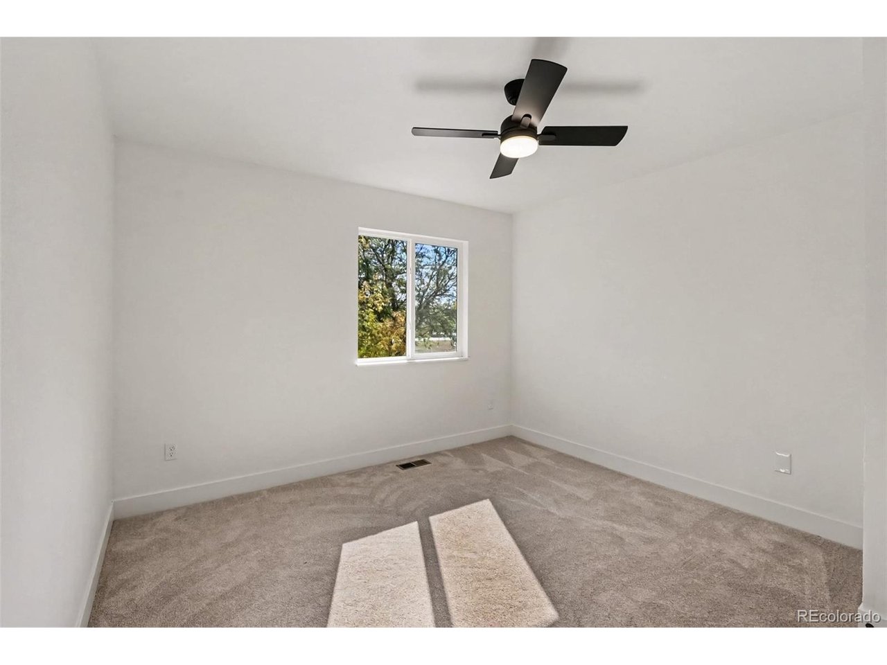 658 Eagle Dr