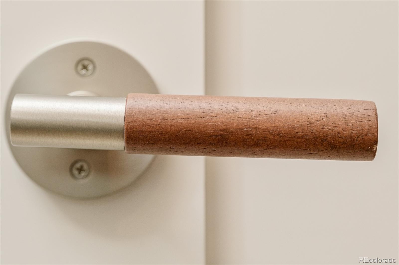 258 E Mountain Avenue