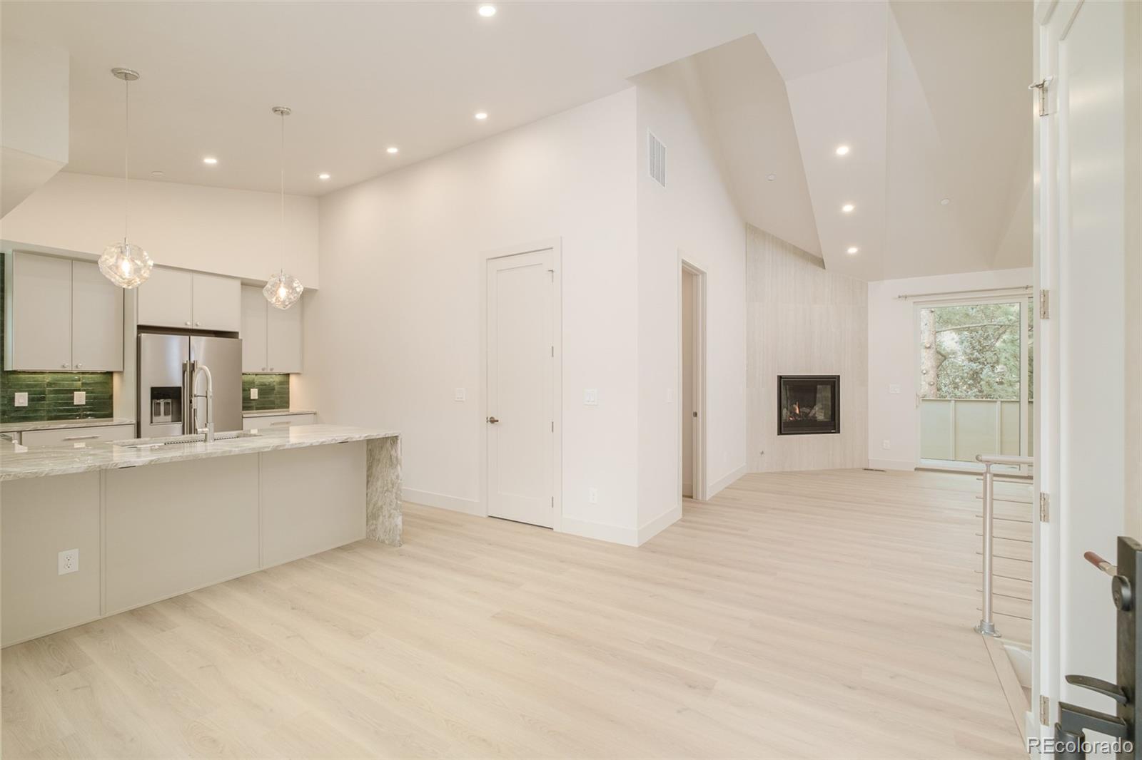 258 E Mountain Avenue