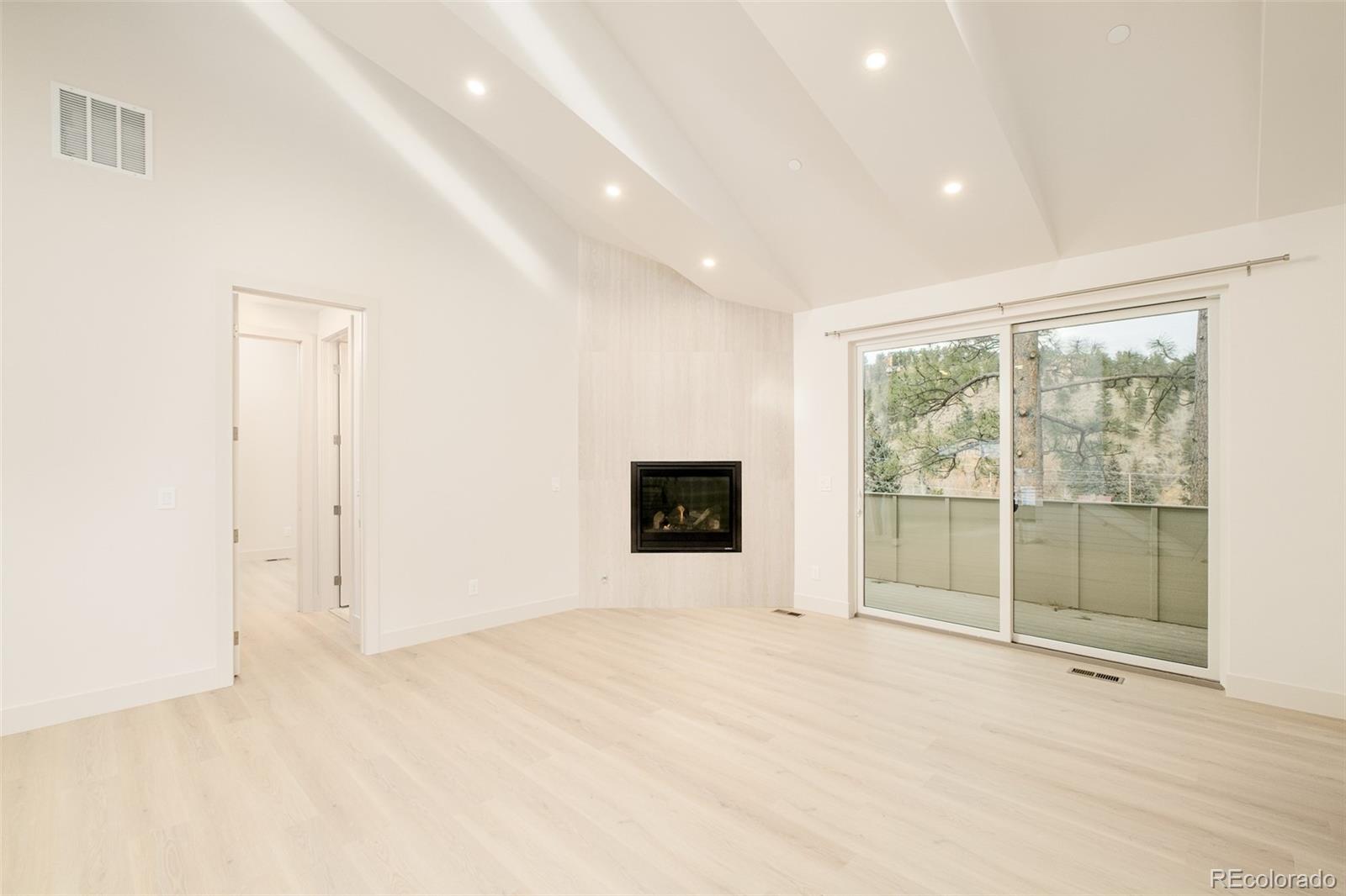 258 E Mountain Avenue