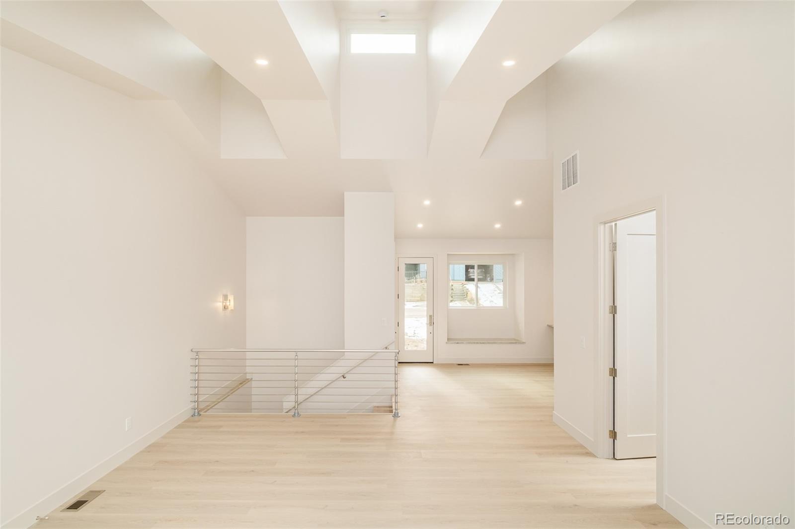 258 E Mountain Avenue