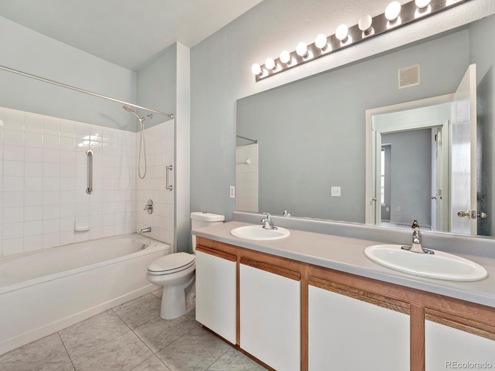 18919 E Warren Circle Unit: B108