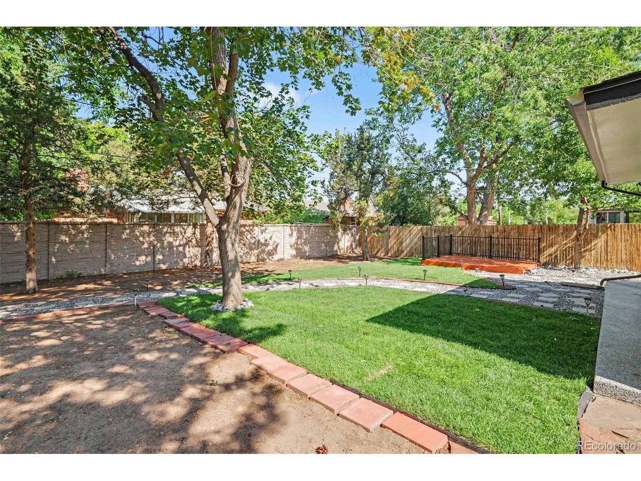11915 E Arizona Dr