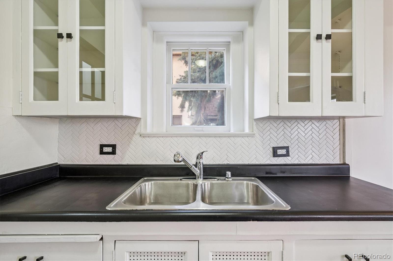 1050 N Washington Street Unit: 101