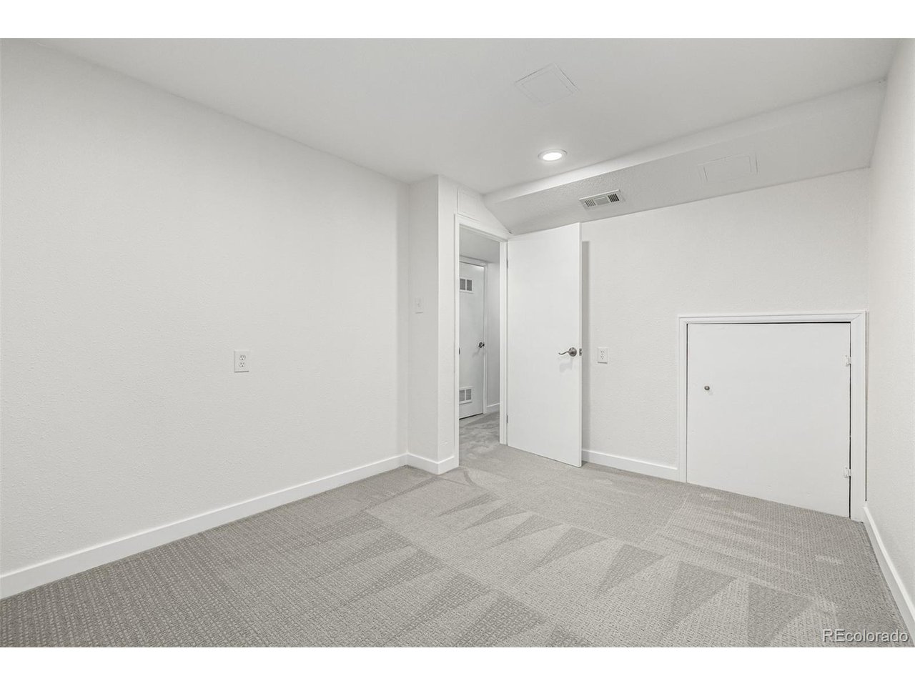 758 S Youngfield Ct