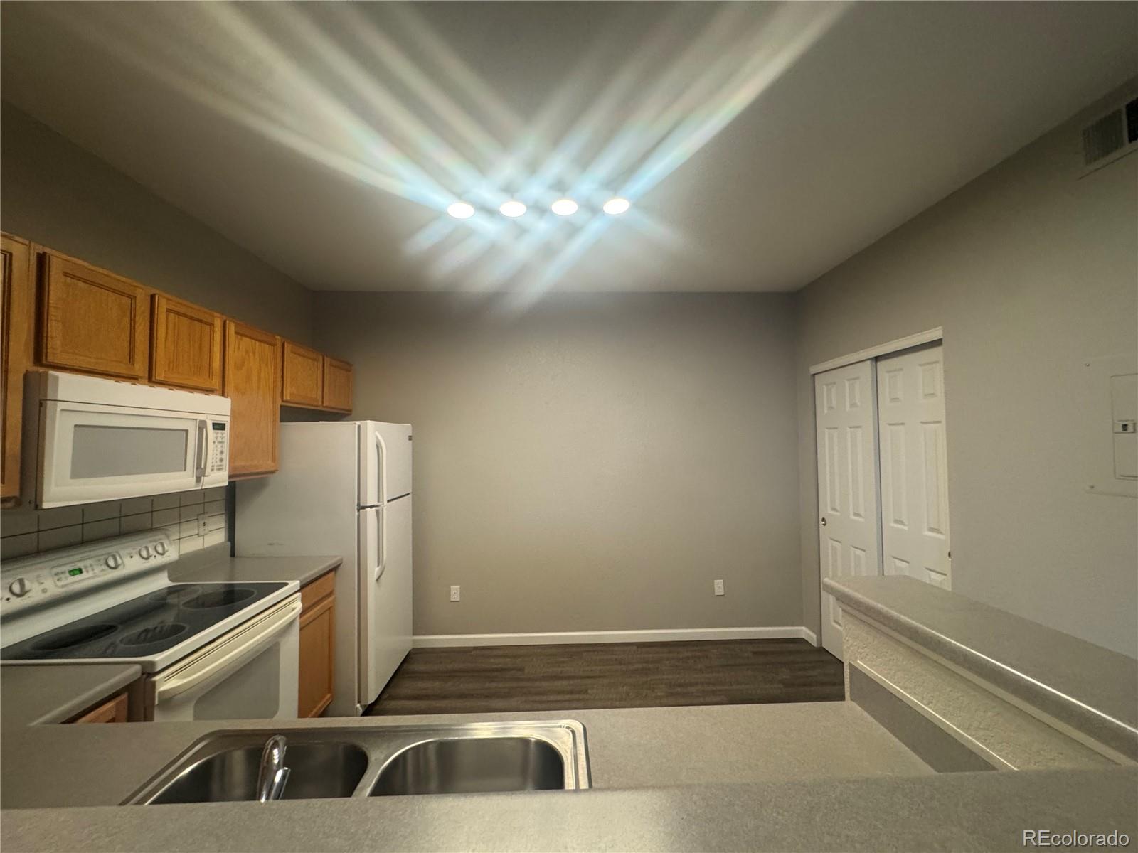 913 S Zeno Way Unit: 206