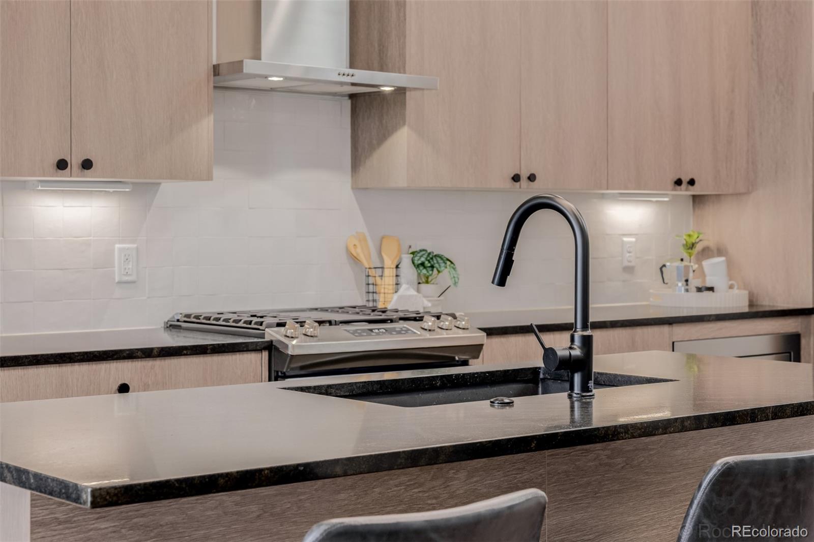 1242 Yates Street Unit: U2