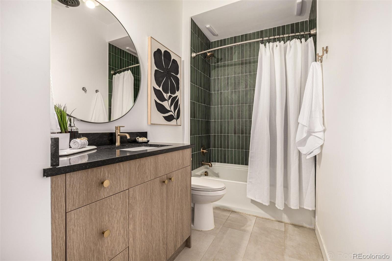 1242 Yates Street Unit: U2