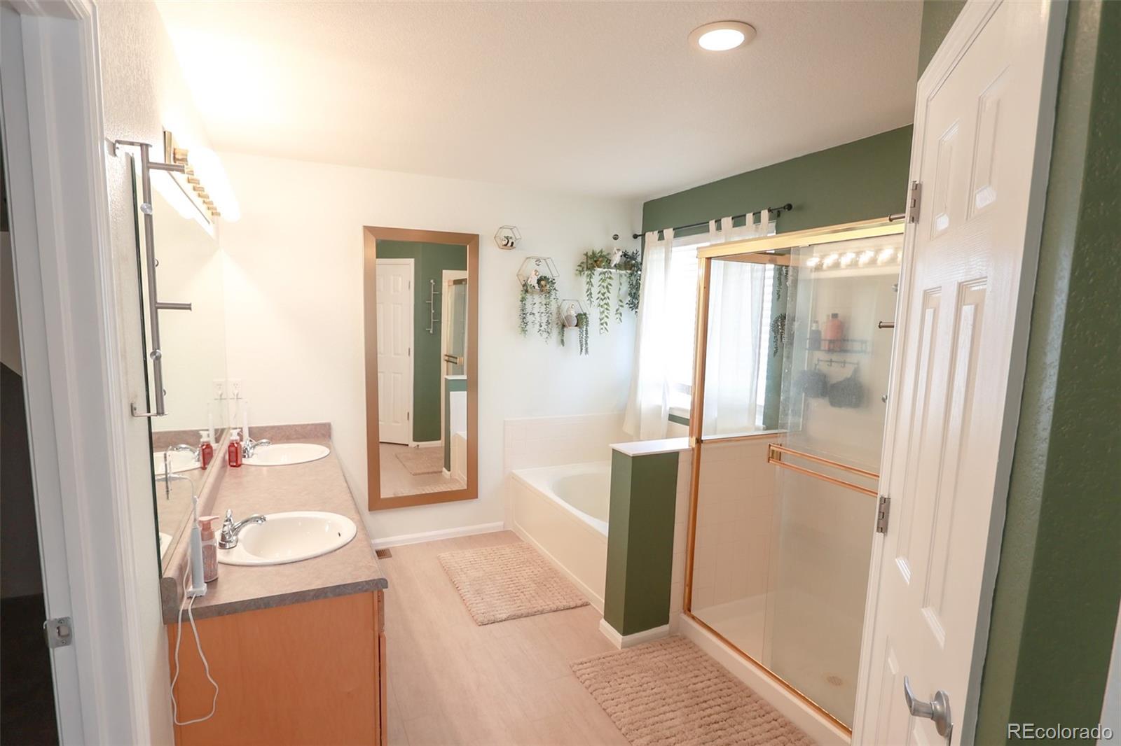 8853 S Dudley Street