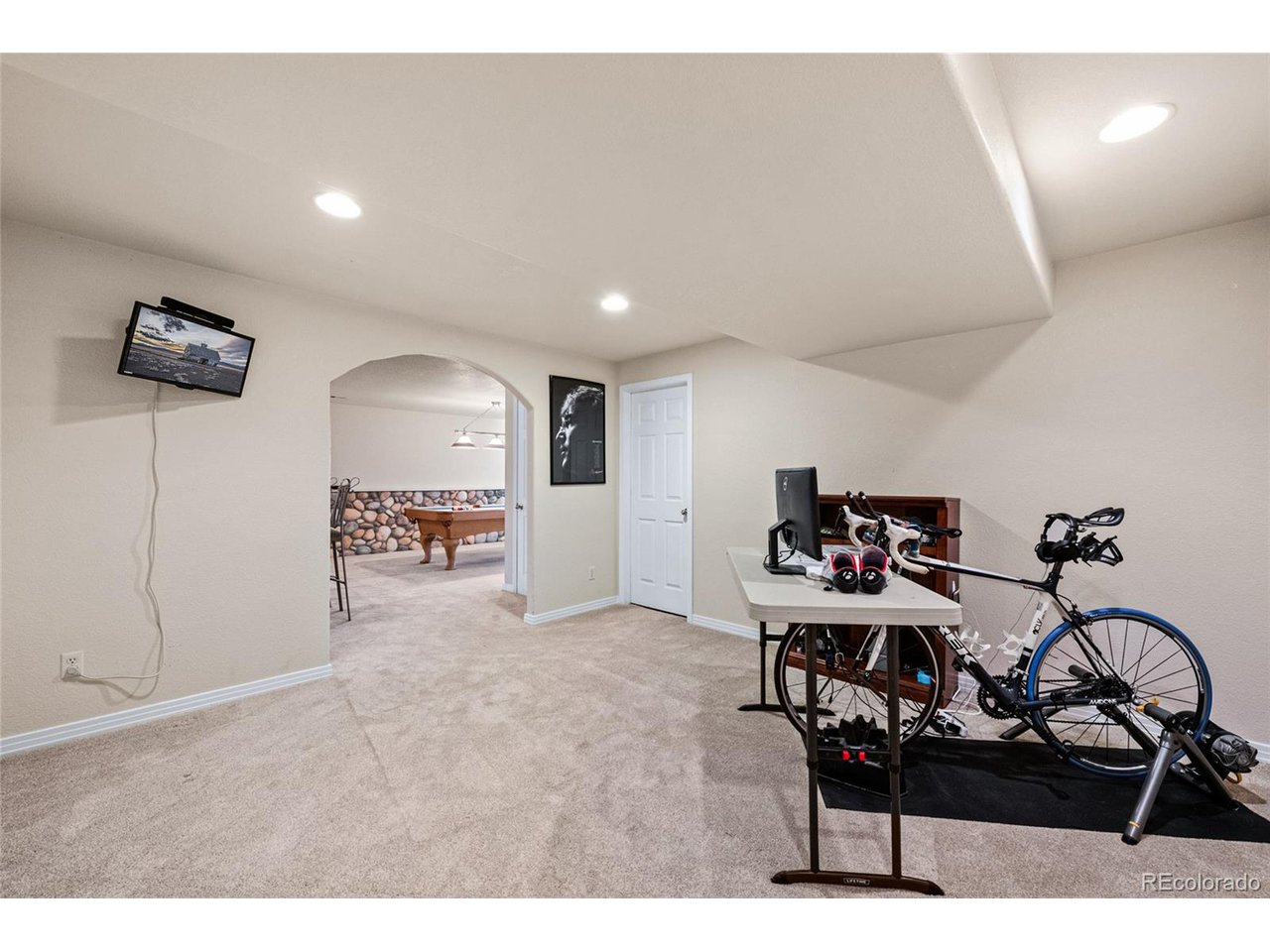 6670 Sunset Cir