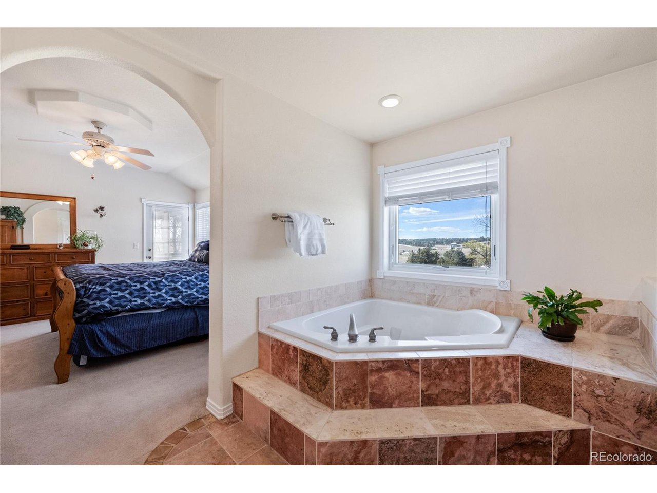 6670 Sunset Cir