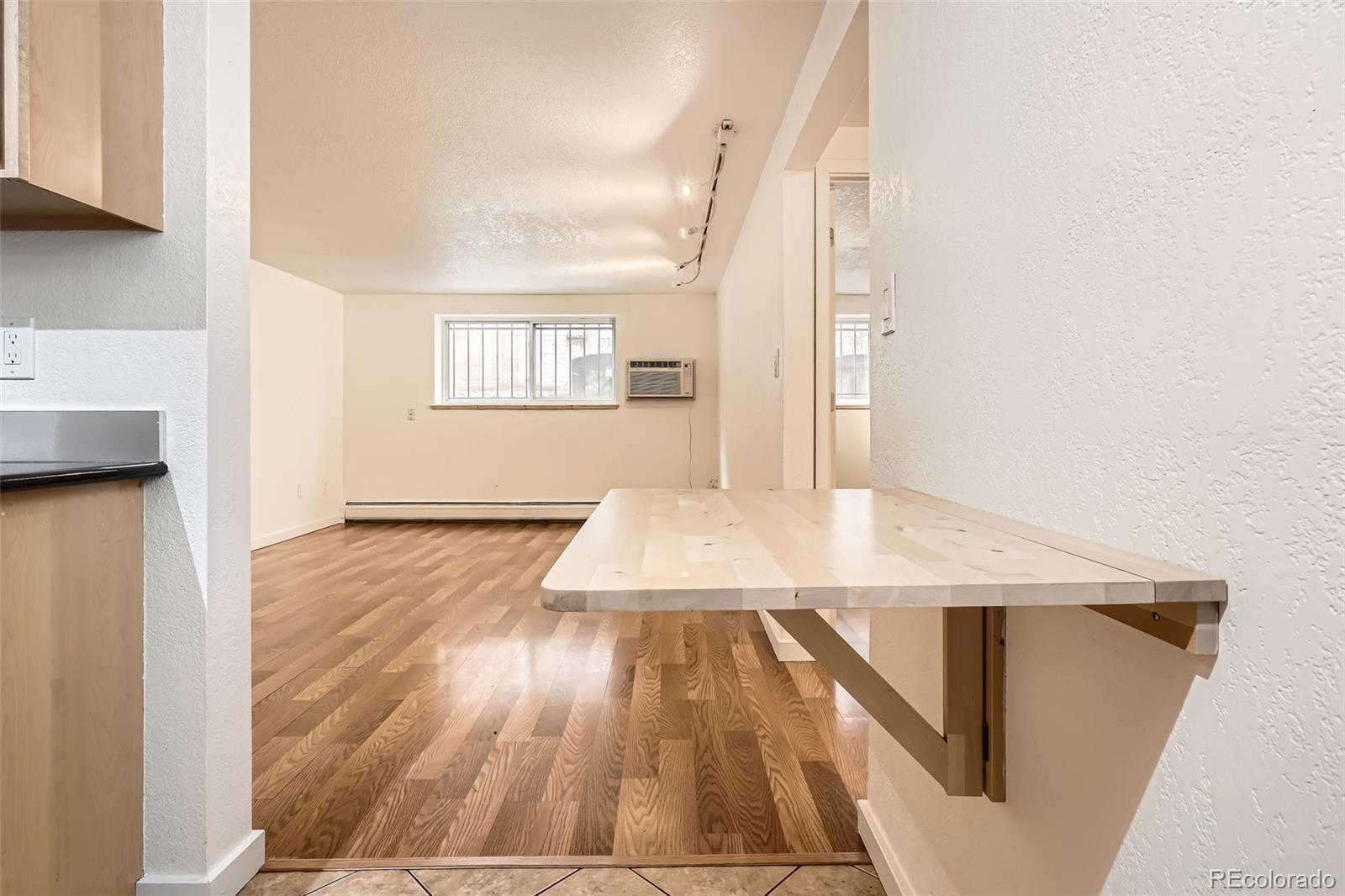 1045 N Clarkson Street Unit: 105