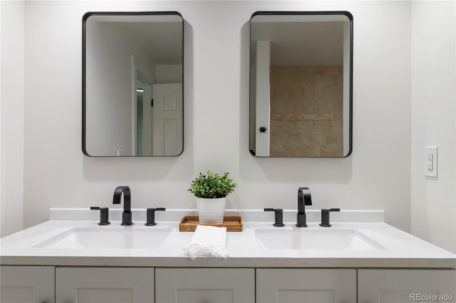 6581 E Heritage Place