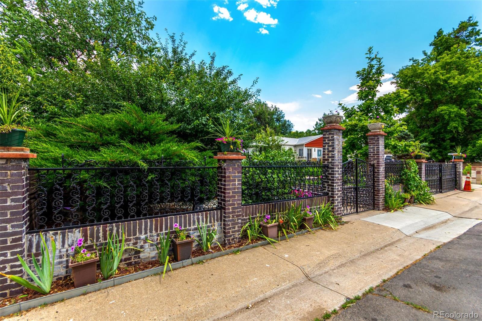 1946 Xenia Street