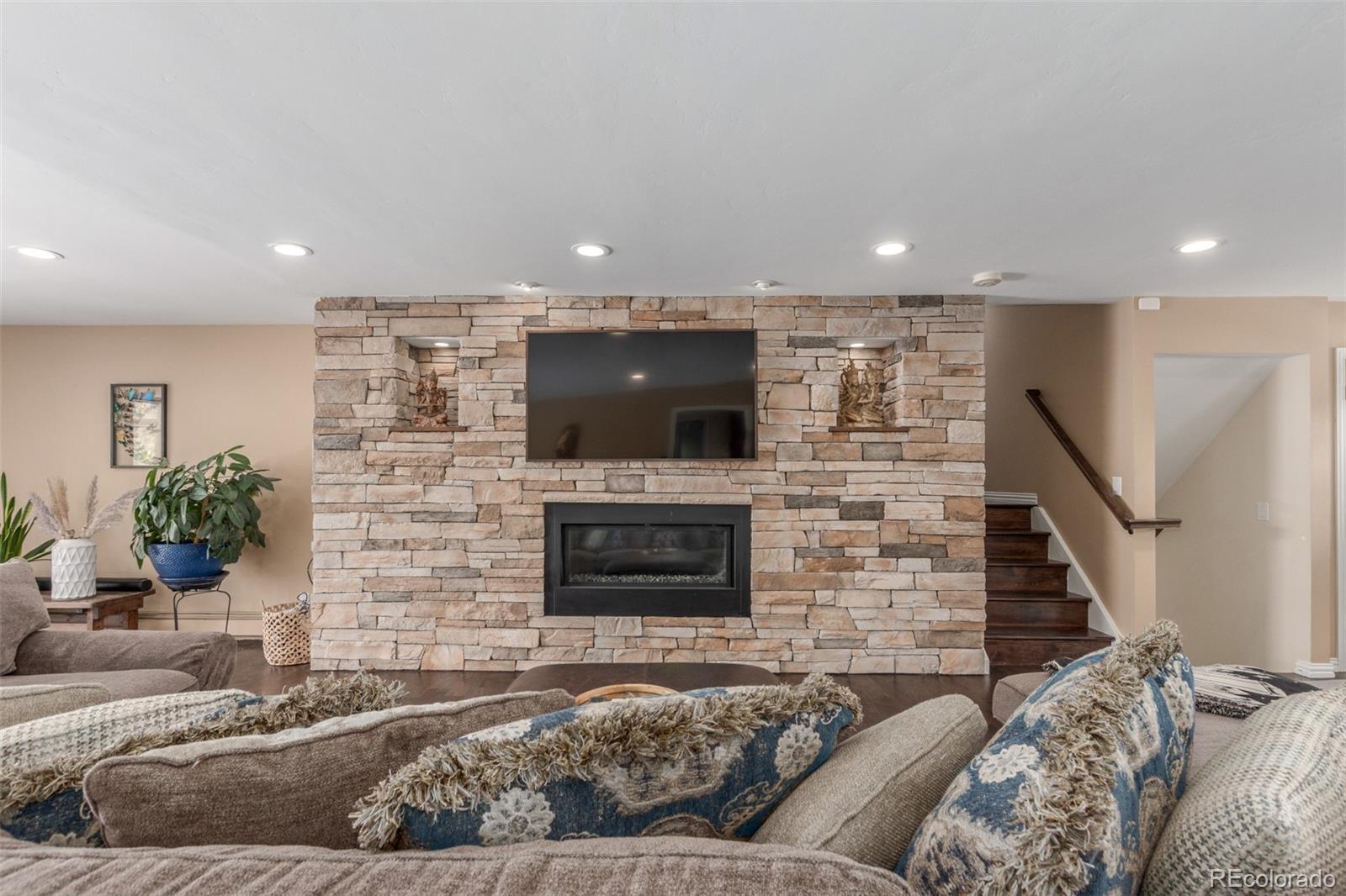 5727 Colorow Drive