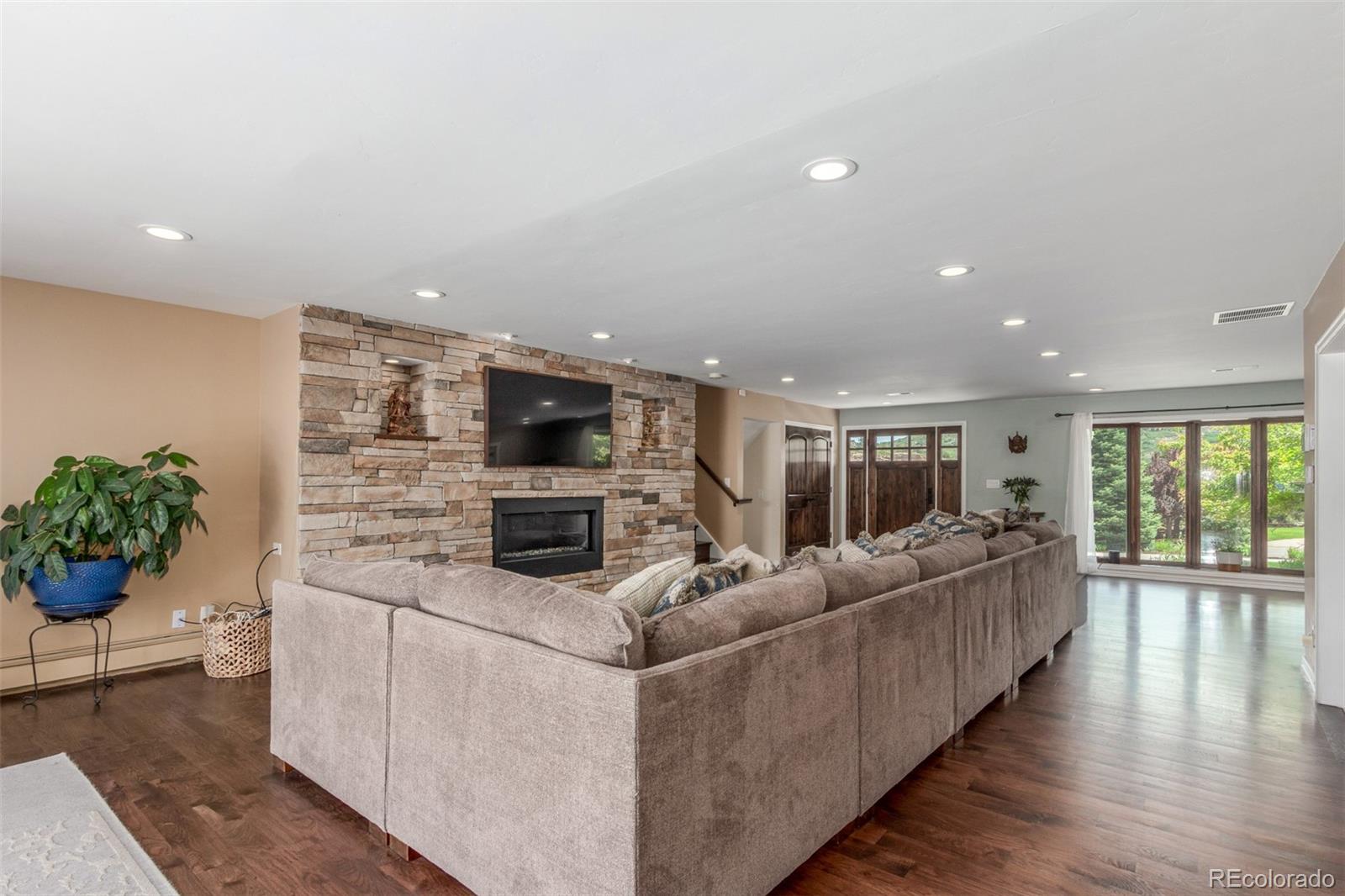 5727 Colorow Drive