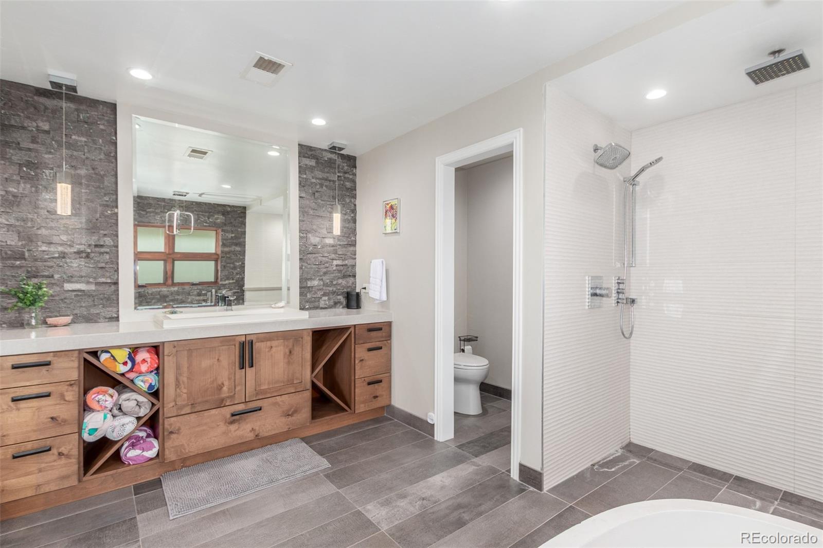 5727 Colorow Drive