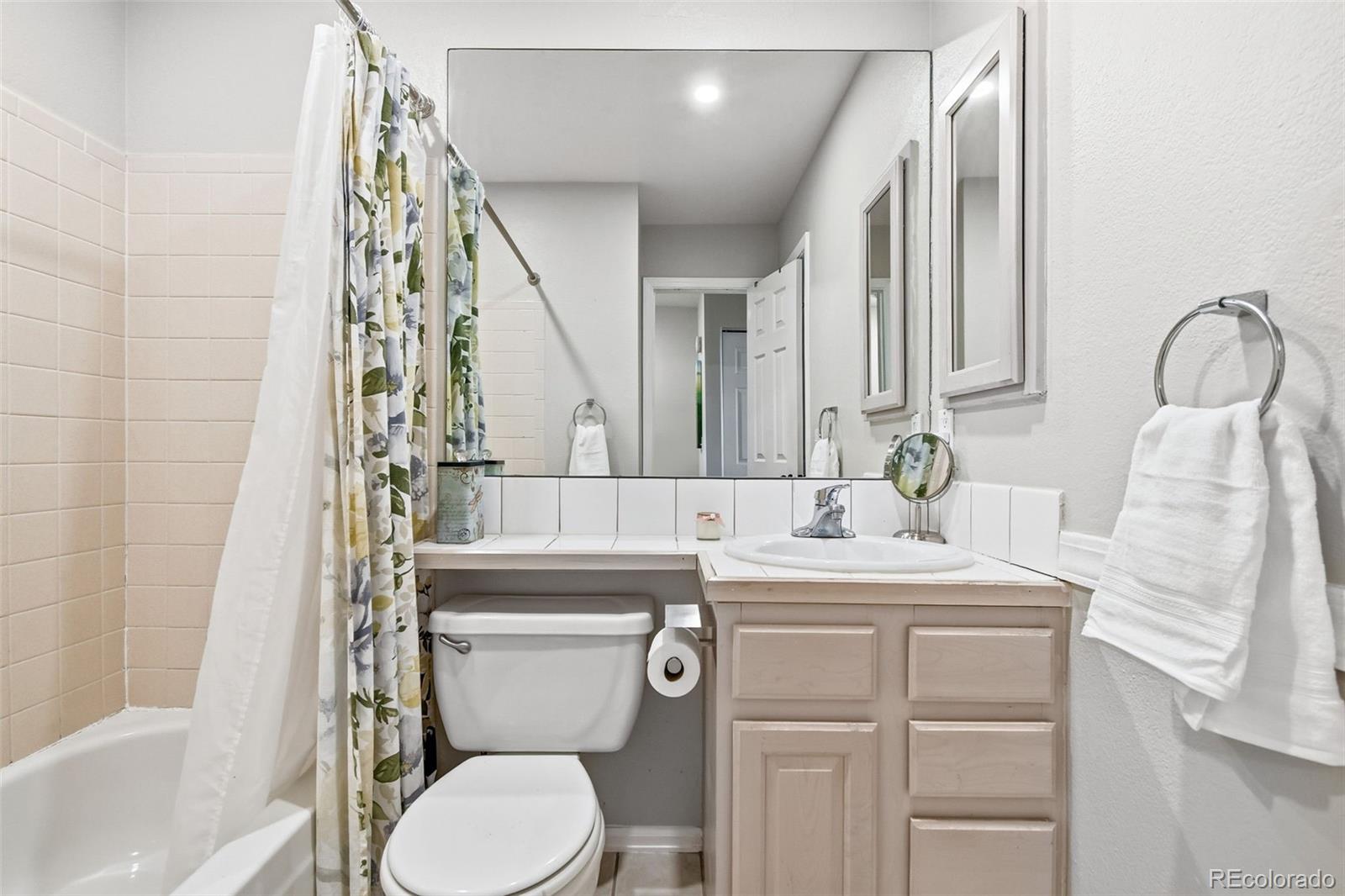 9368 W Ontario Drive