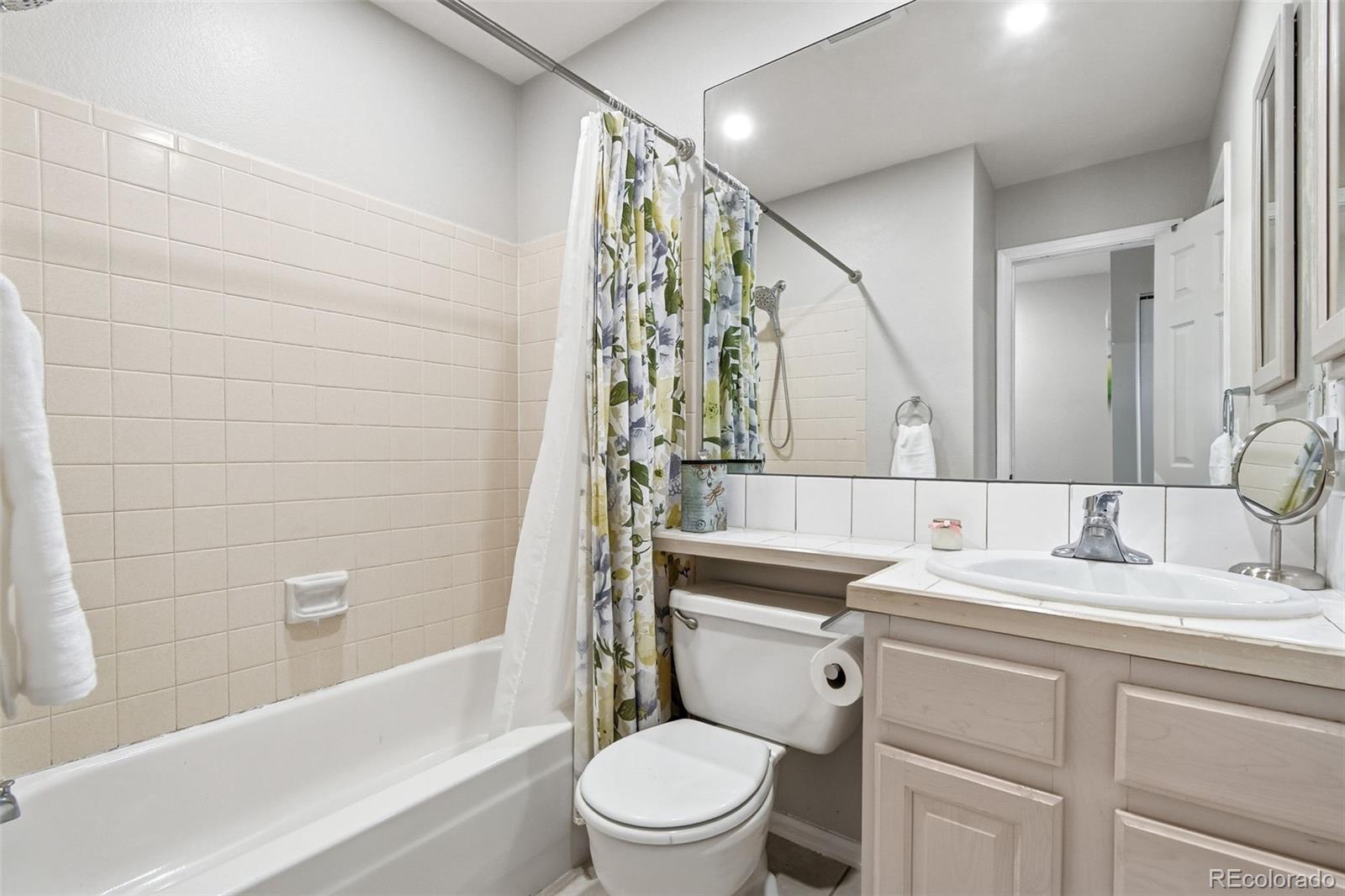 9368 W Ontario Drive