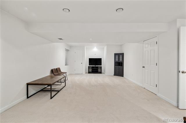 5935 E 129th Place