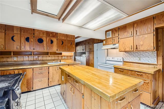 577 Golden Gate Drive