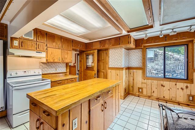 577 Golden Gate Drive