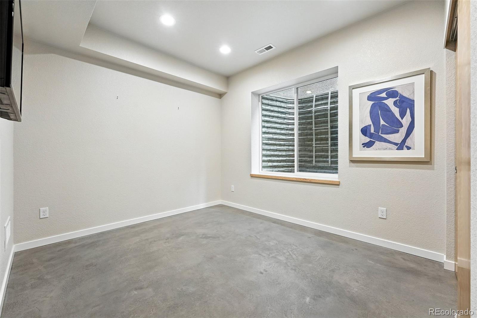 1376 Snowberry Lane