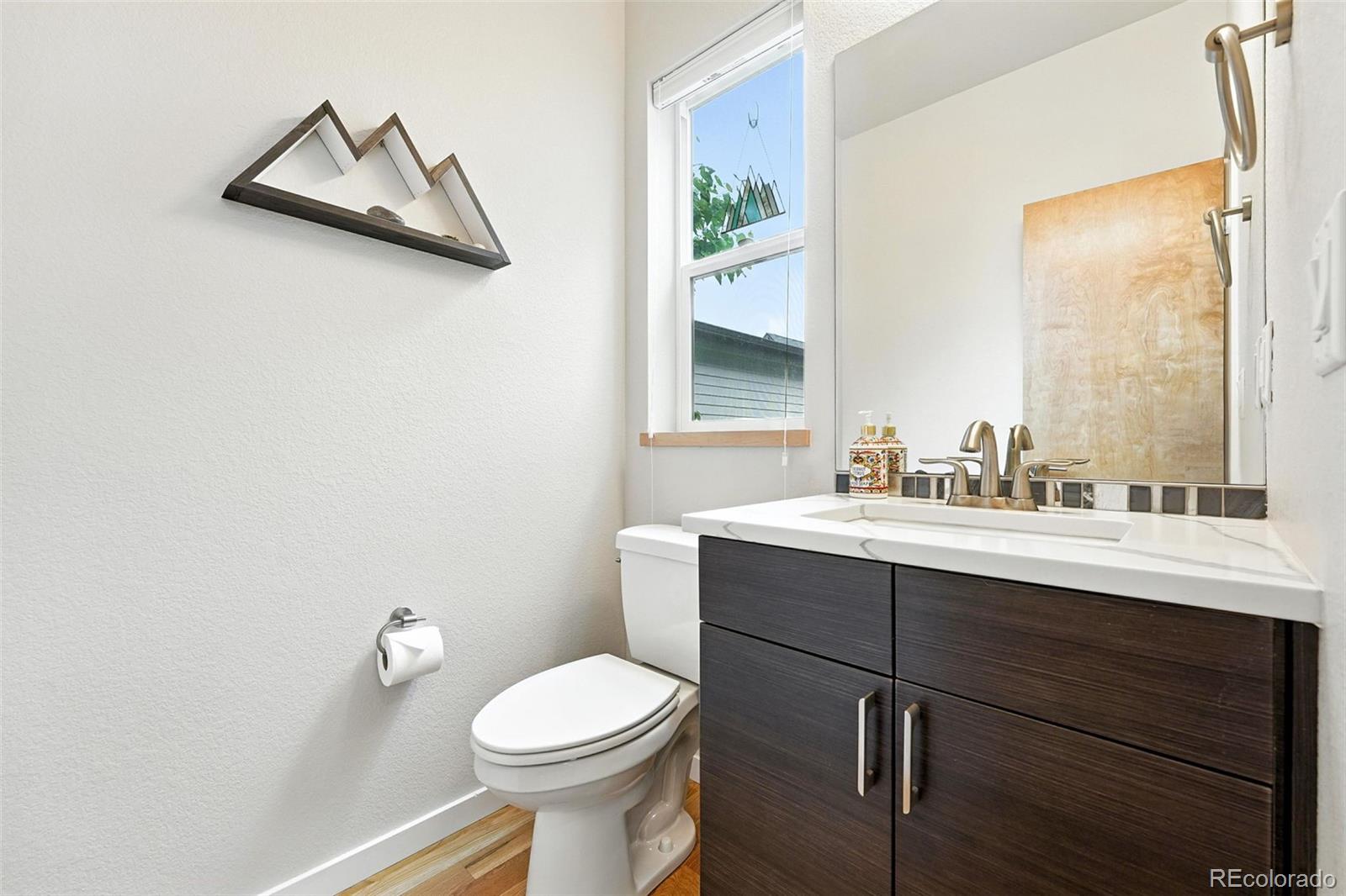 1376 Snowberry Lane